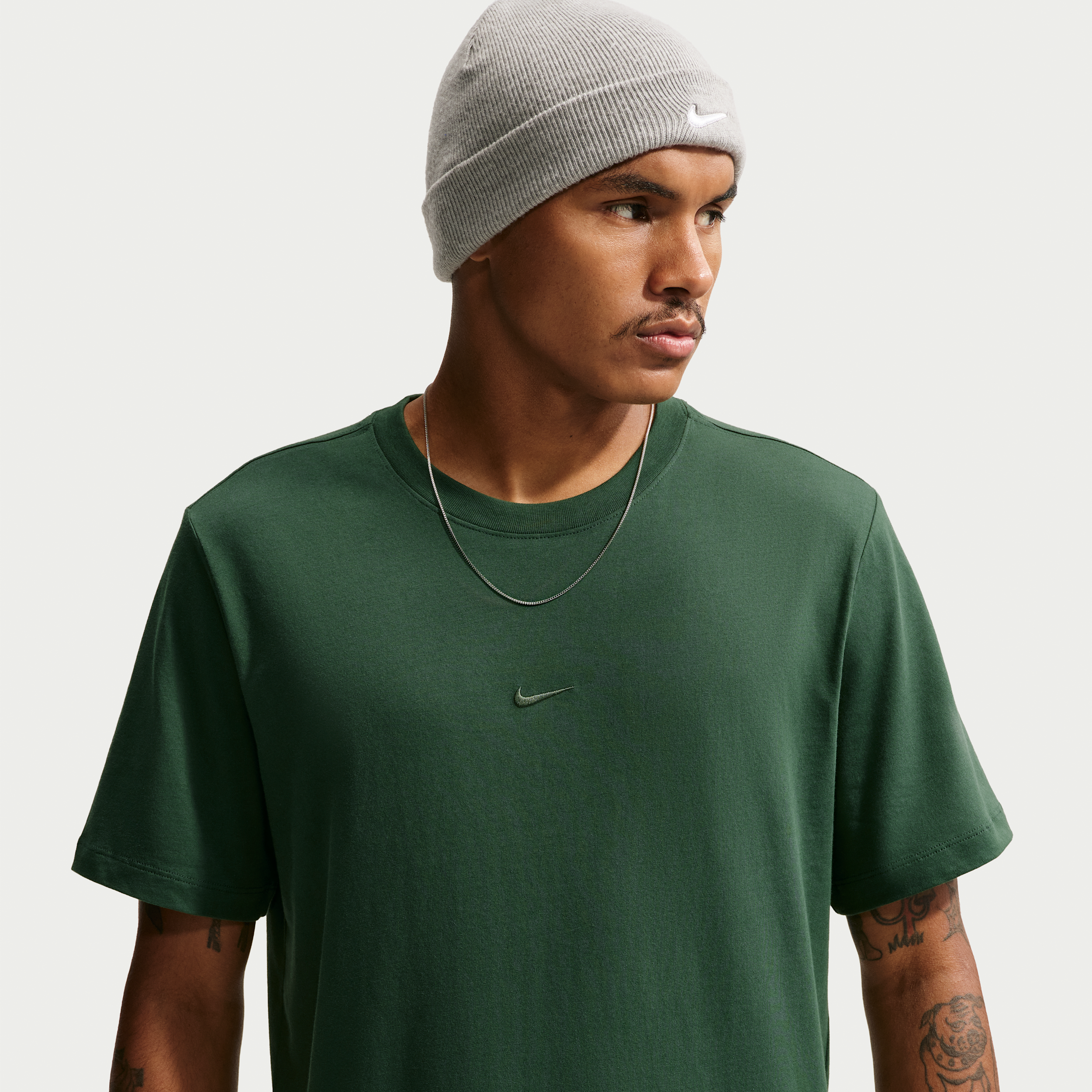 Men's Nike Sportswear Standard T-Shirt in Green | IX2078-323