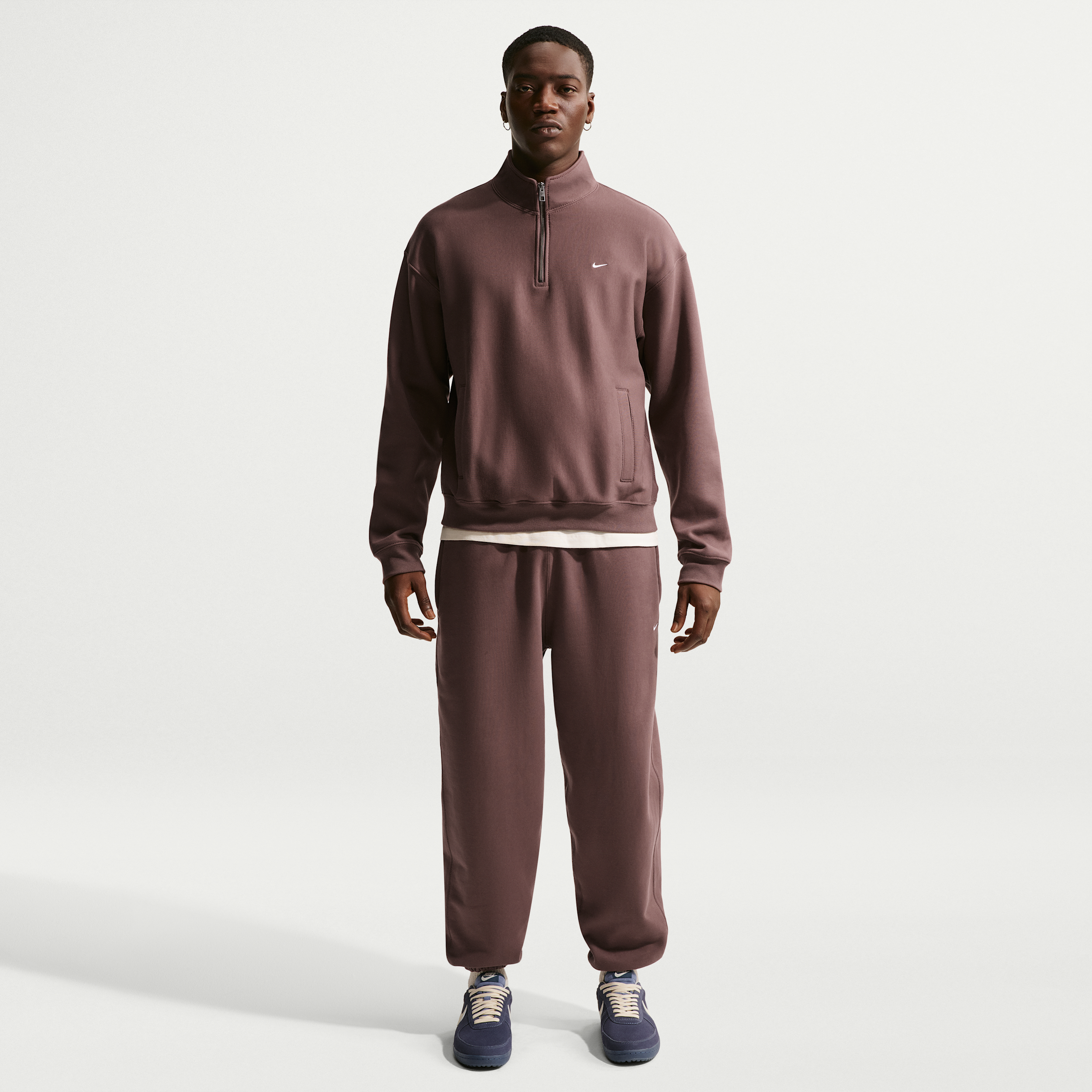 Nike Men's Solo Swoosh Cuffed Fleece Pants in Purple | HV1088-502