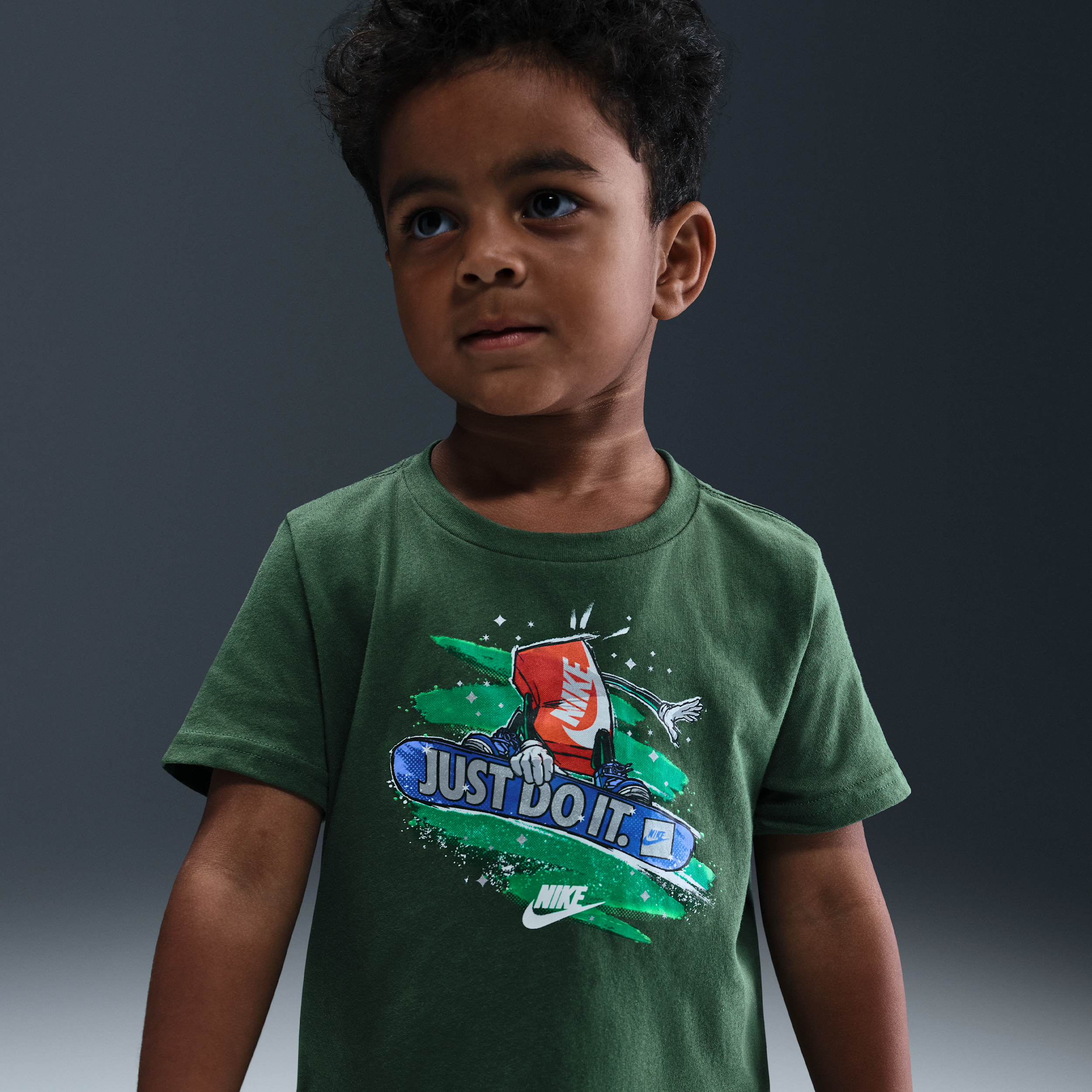 Nike Toddler Snowboard Boxy T-Shirt in Green 76N503-F1J 20$