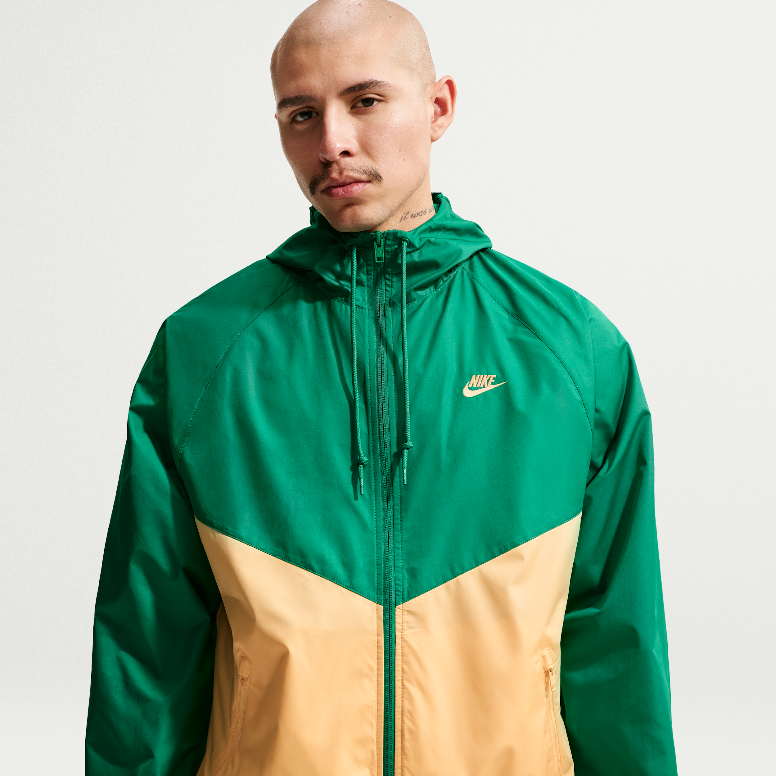 Nike Men's Windrunner Lined Jacket in Green | HV8369-366