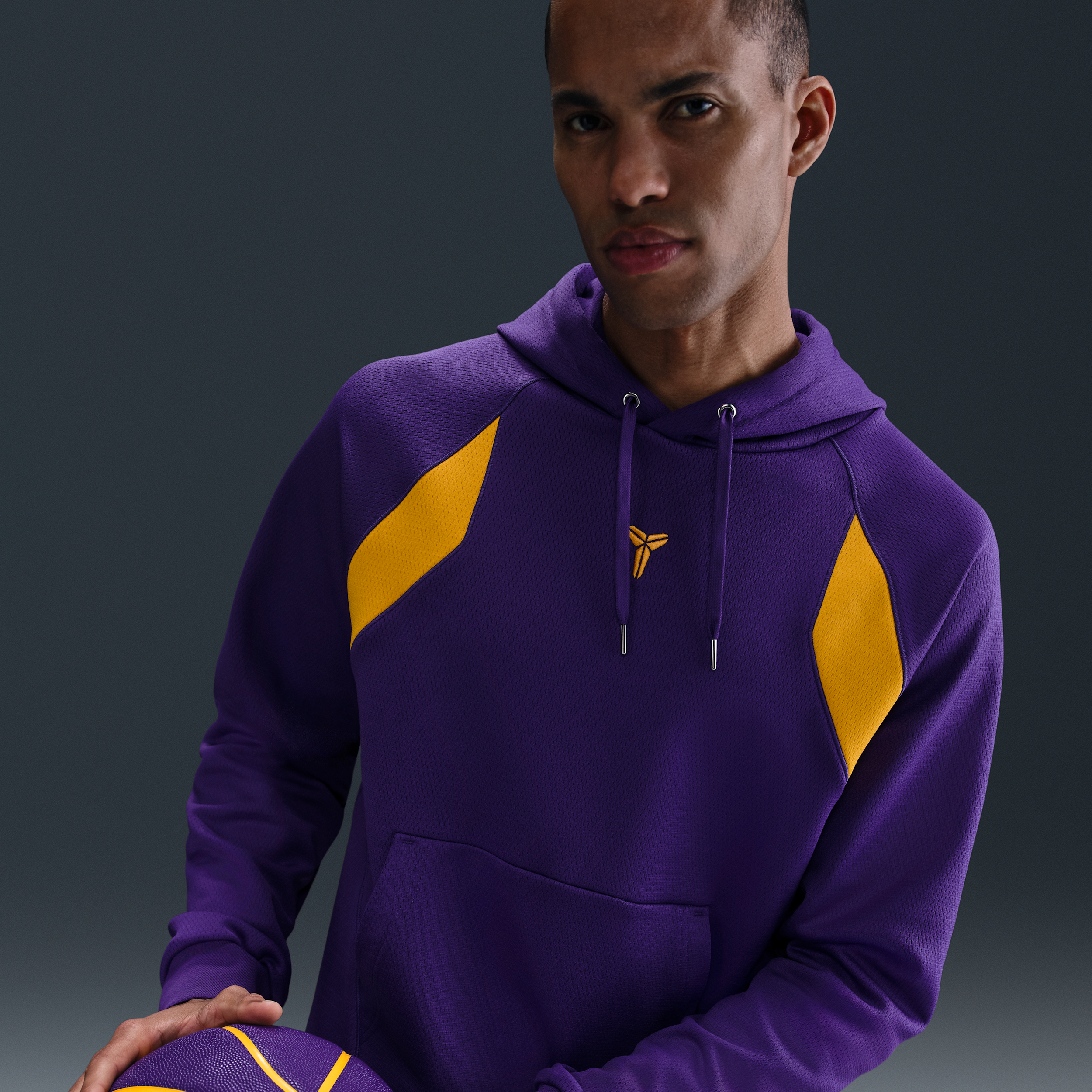 Nike Men's Kobe Therma-FIT Pullover Hoodie in Purple | HJ8109-547