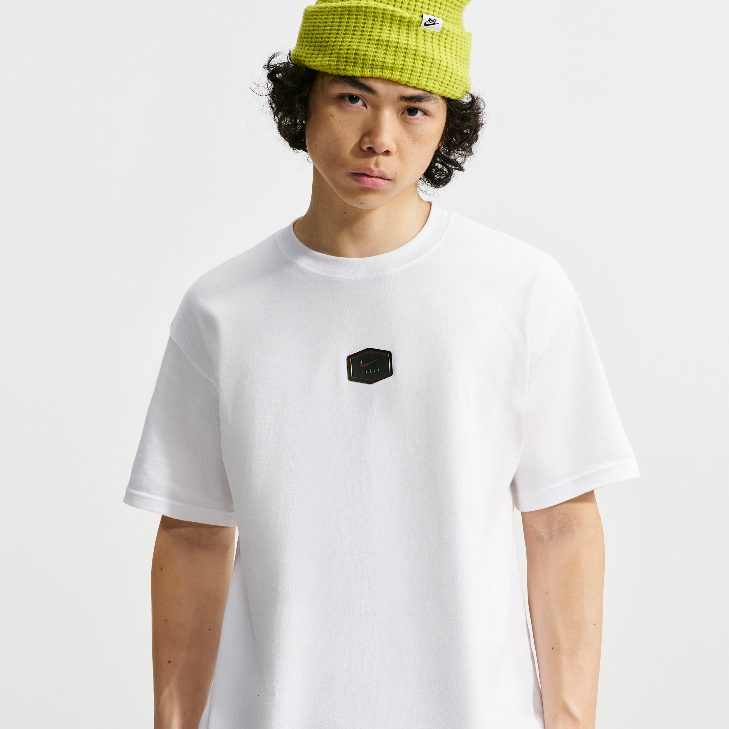 Nike Men's Sportswear Iridescent Air Graphic T-Shirt, Medium, White