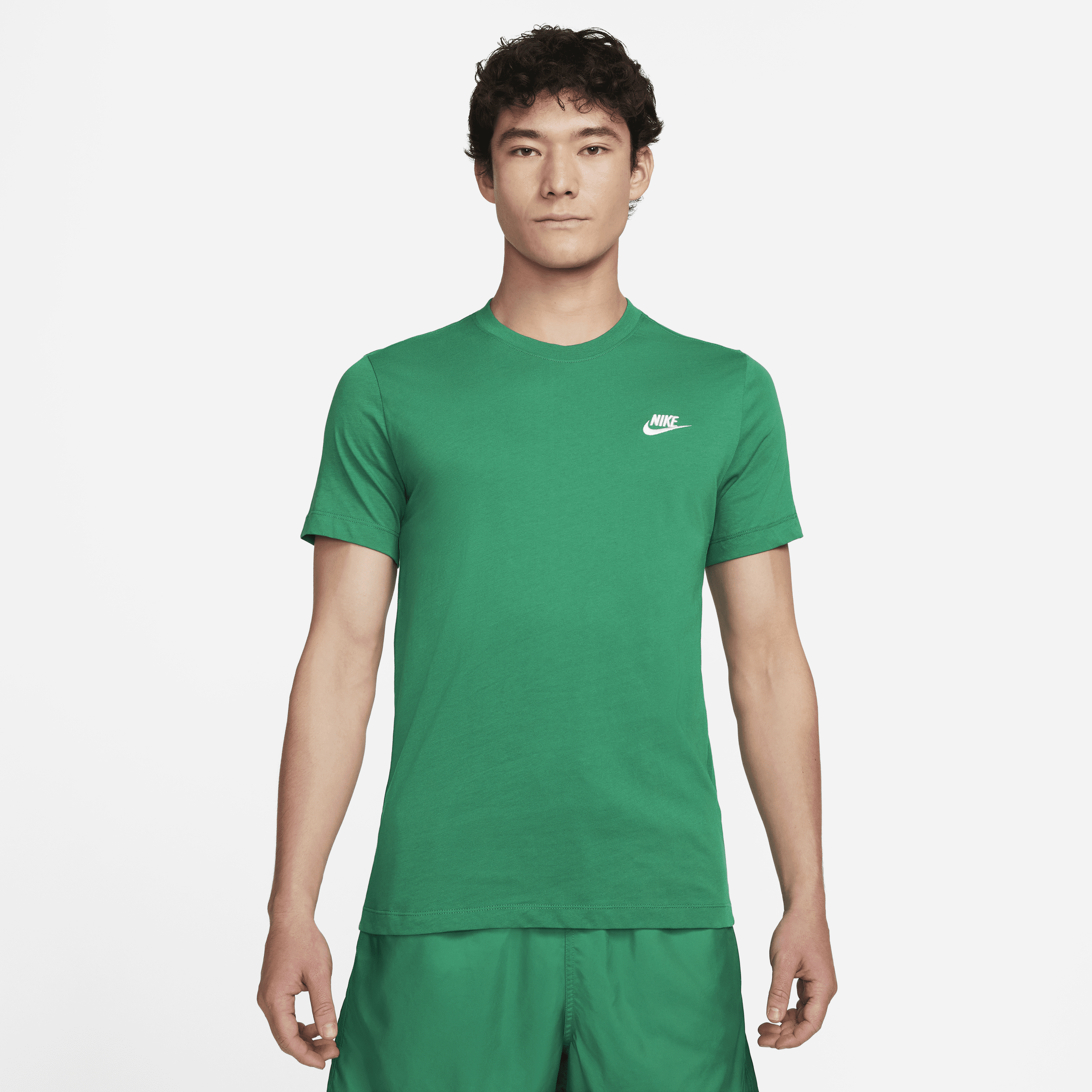 Nike Sportswear Club Small Logo T-shirt In White/malachite