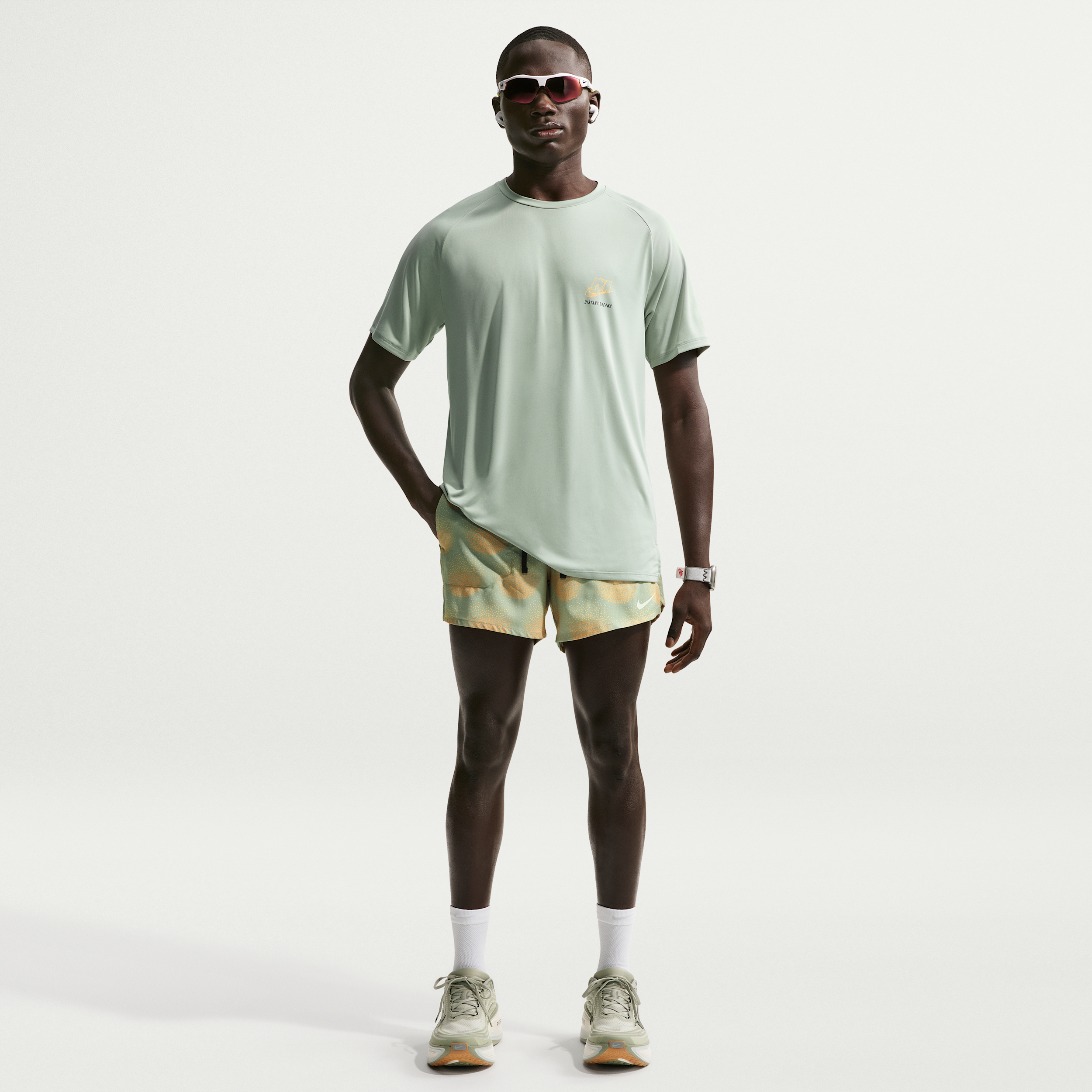 Nike Men's Stride Dri-FIT Distant Dreams 5" Brief-Lined Running Shorts in Jade Horizon Size: Medium
