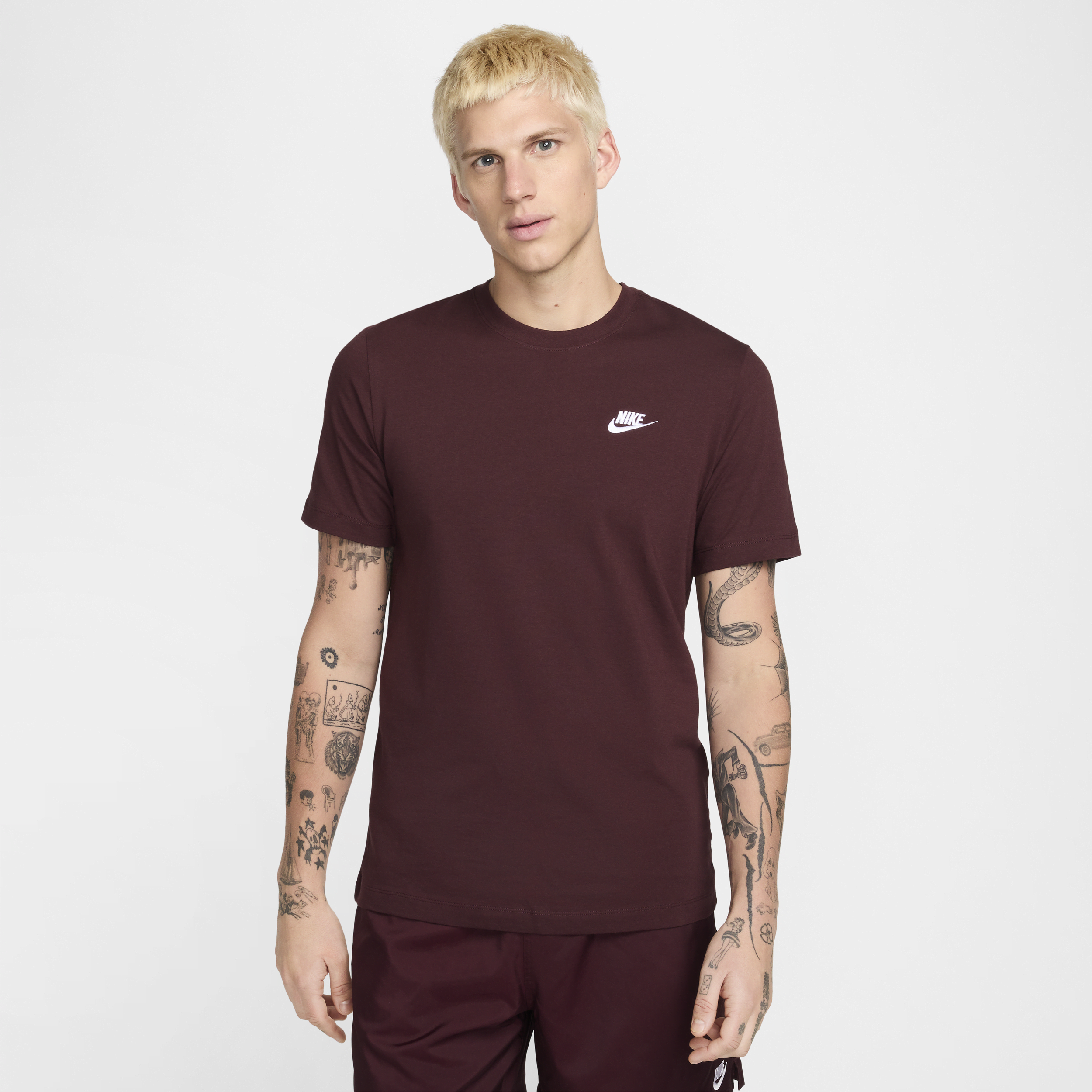 Men's Nike Sportswear Club T-Shirt in Red, Size: 2XL | AR4997-652