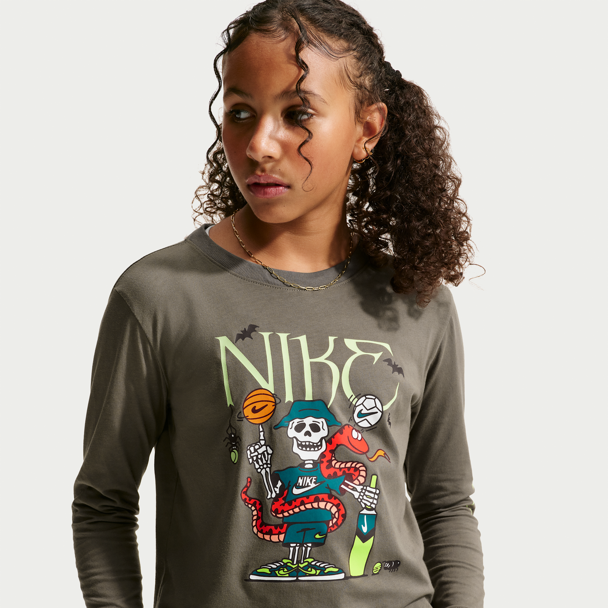 Nike Sportswear Big Kids' Long-Sleeve T-Shirt in Grey | IO2196-289