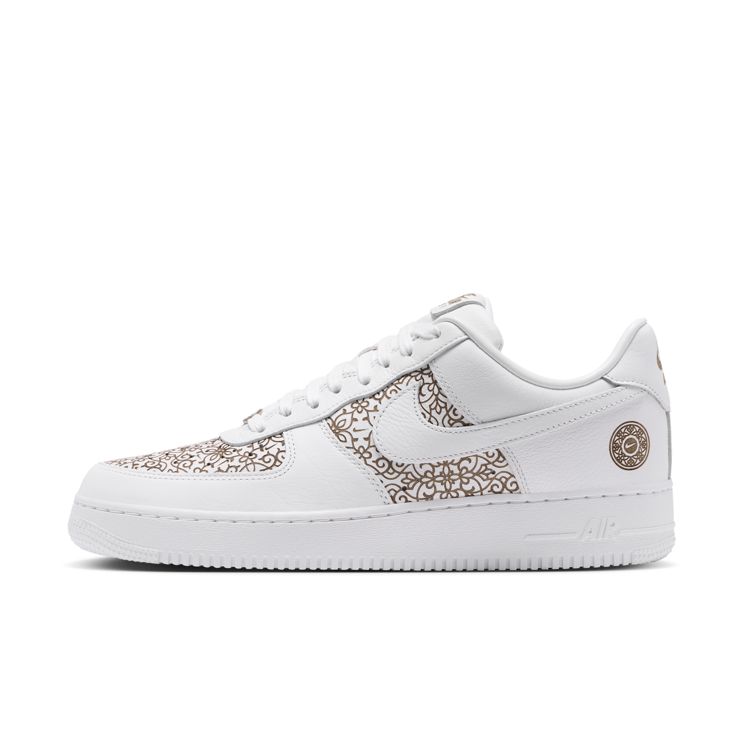 Nike Men's Air Force 1 '07 LV8 Shoes in White | IV5754-100