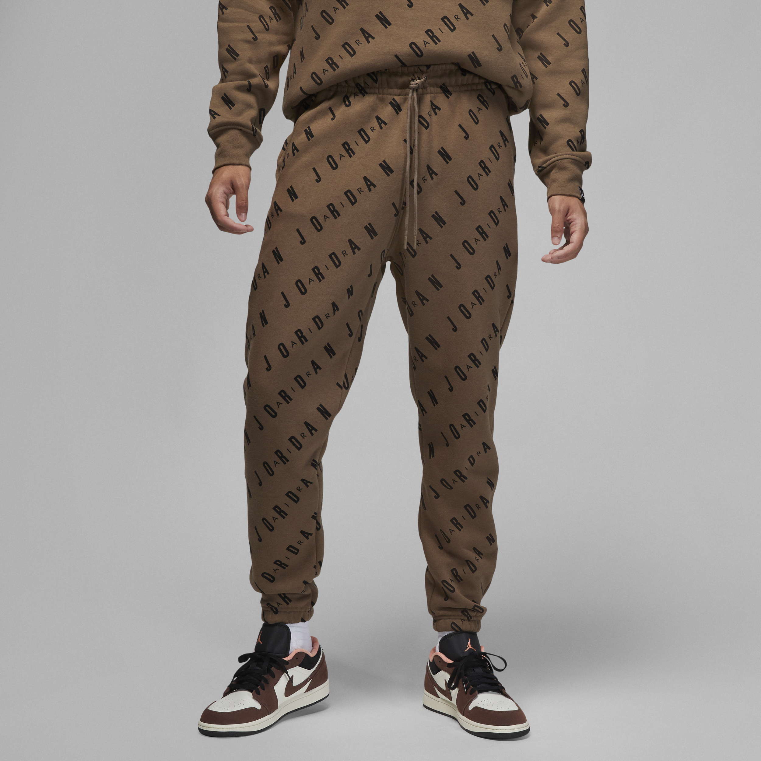 Jordan Men's  Essentials Graphic Fleece Pants In Brown