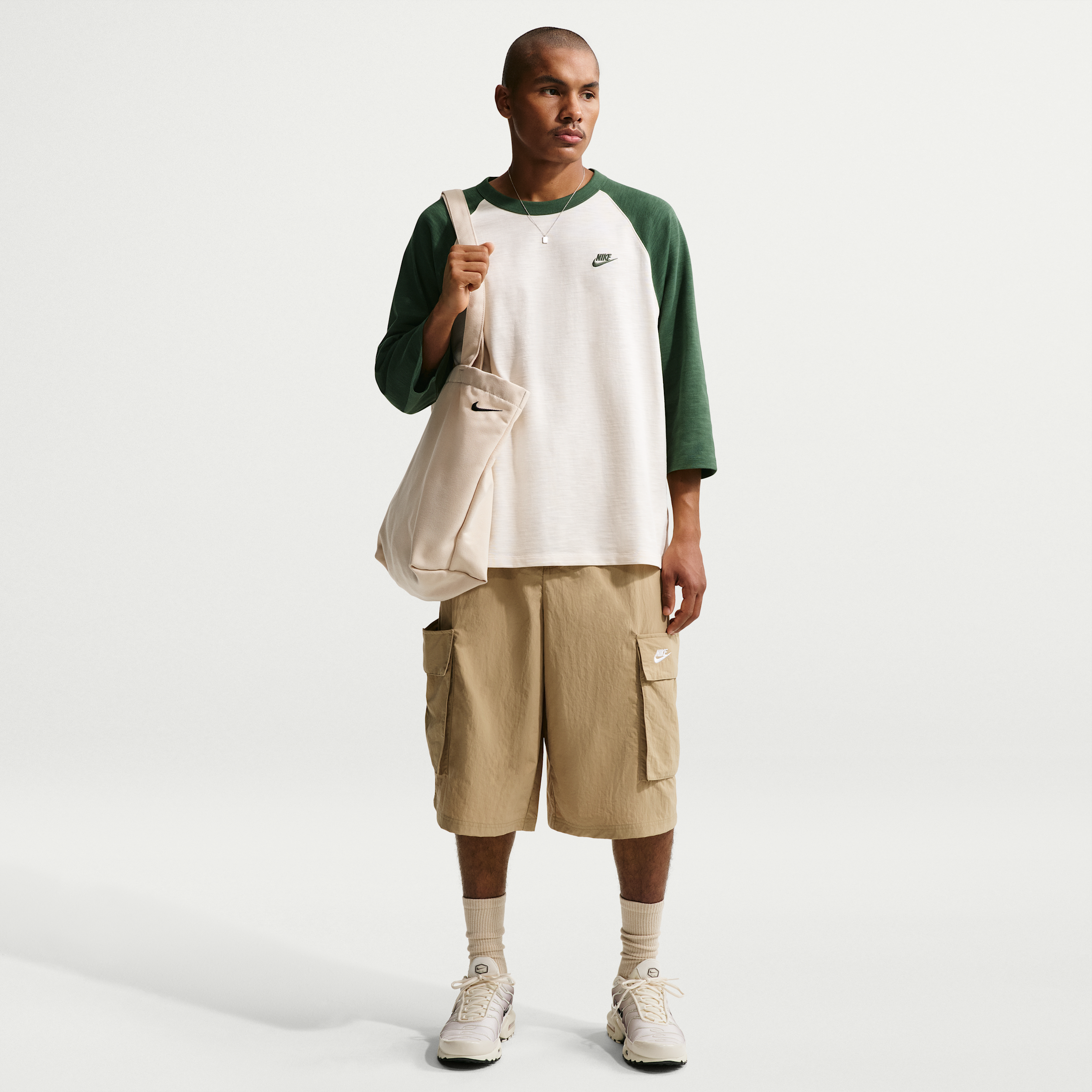 Men's Nike Sportswear Club Oversized Cargo Shorts in Brown | IF8542-297