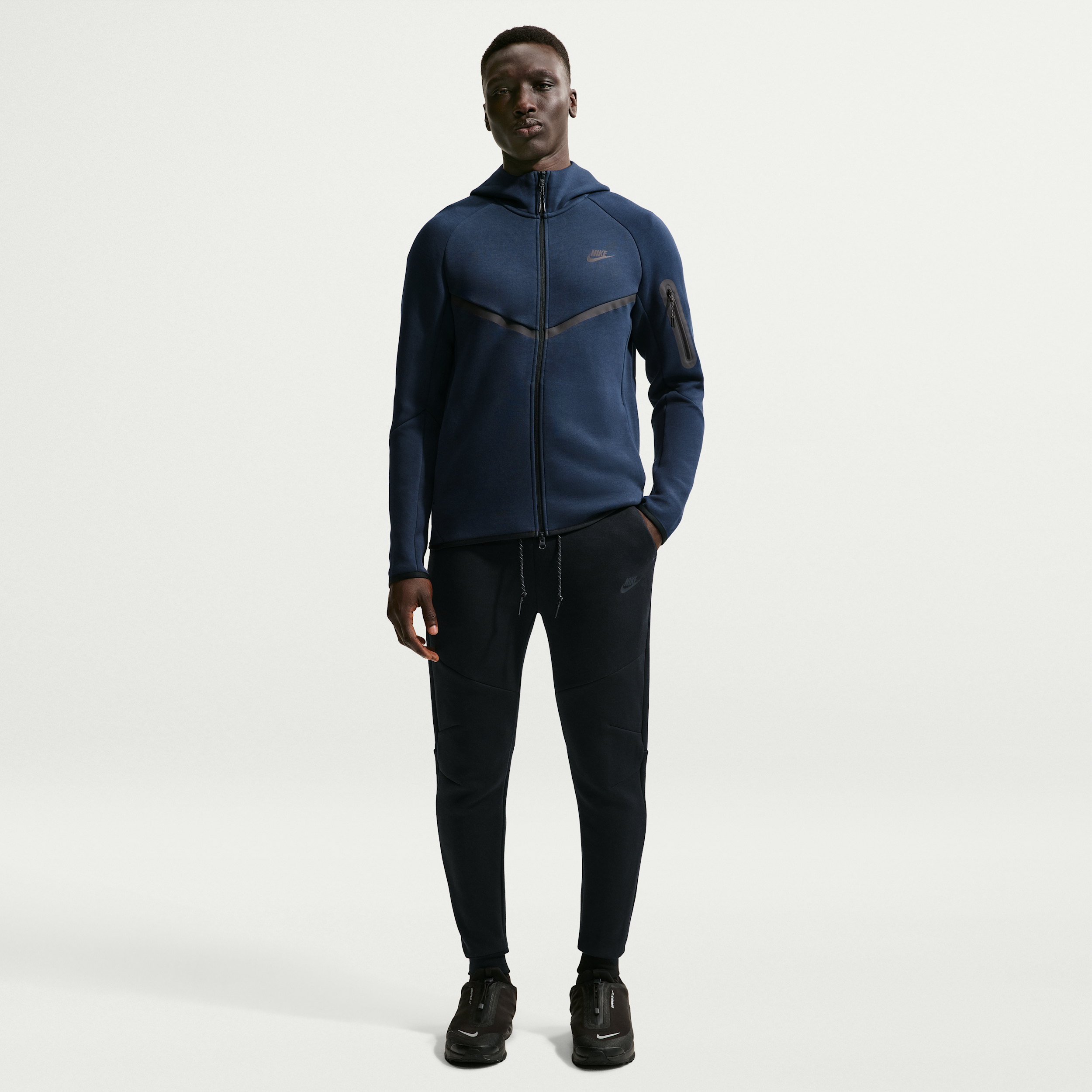 Nike Men's Tech Fleece Jogger Pants in Black | HV0959-010