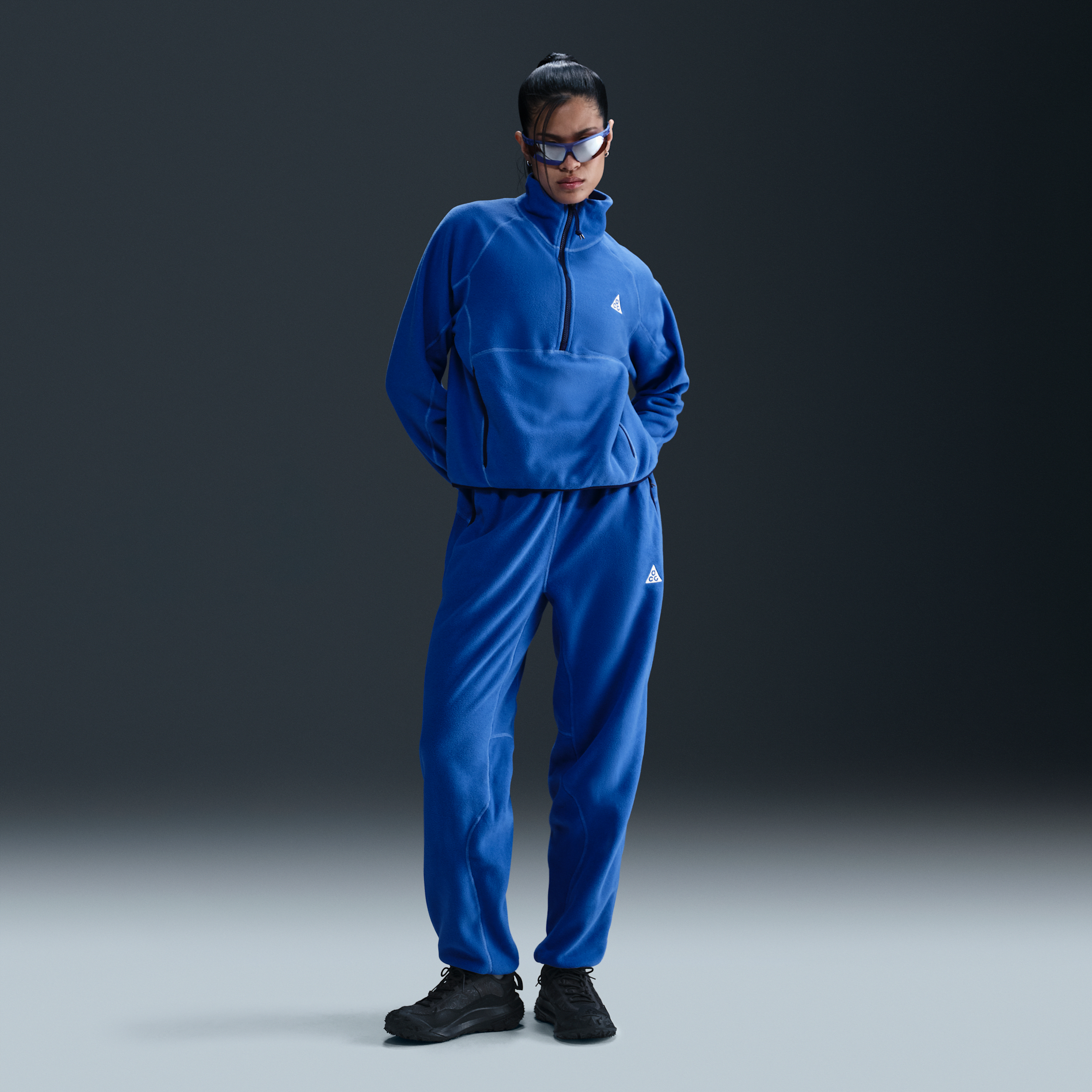 Nike Acg Wolf Tree Fleece Sweatpants In Blue