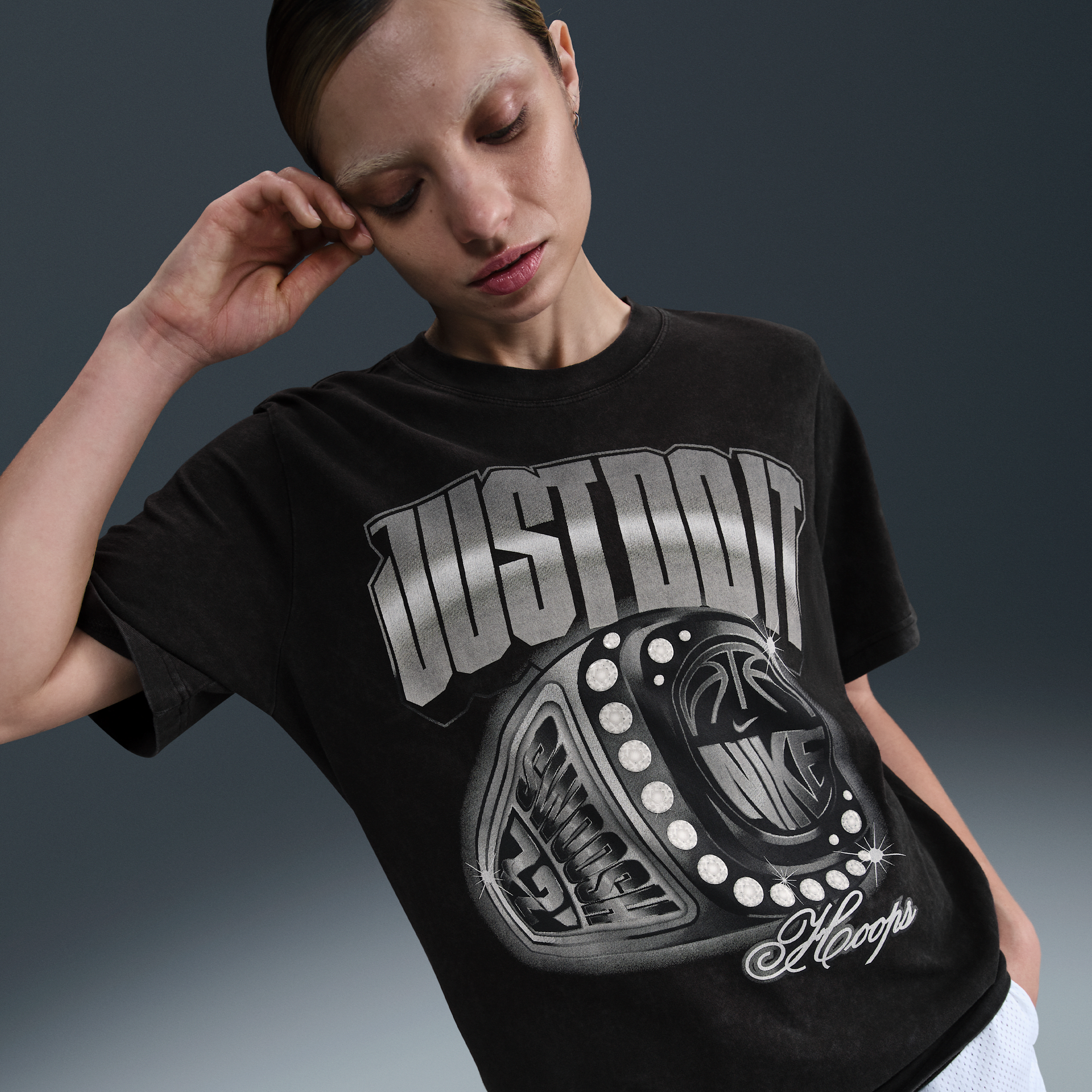 Nike Oversize Basketball Graphic T-shirt