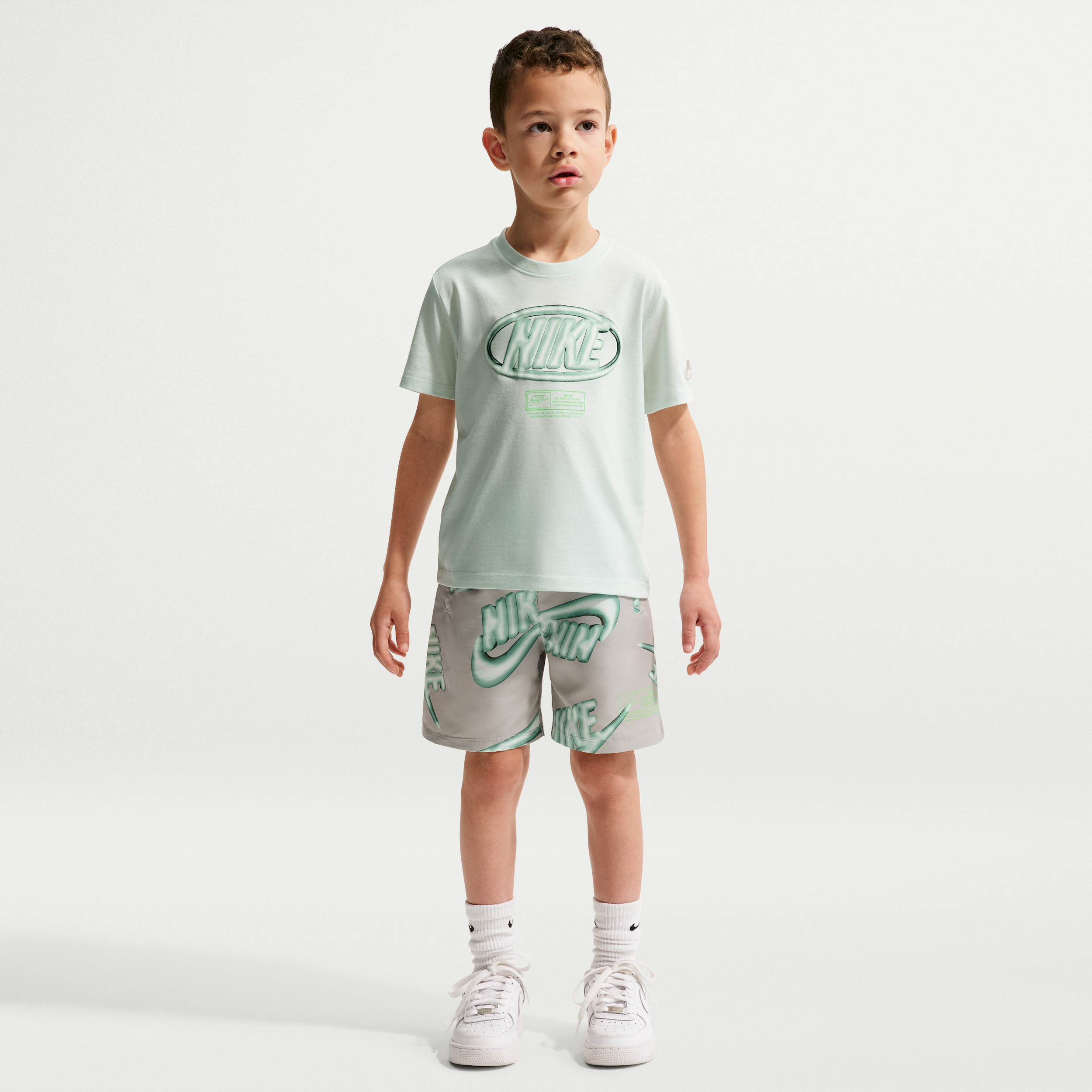 Nike Sportswear Club Little Kids' 2-Piece Floatie T-Shirt and Shorts Set in Green | 86N878-F28