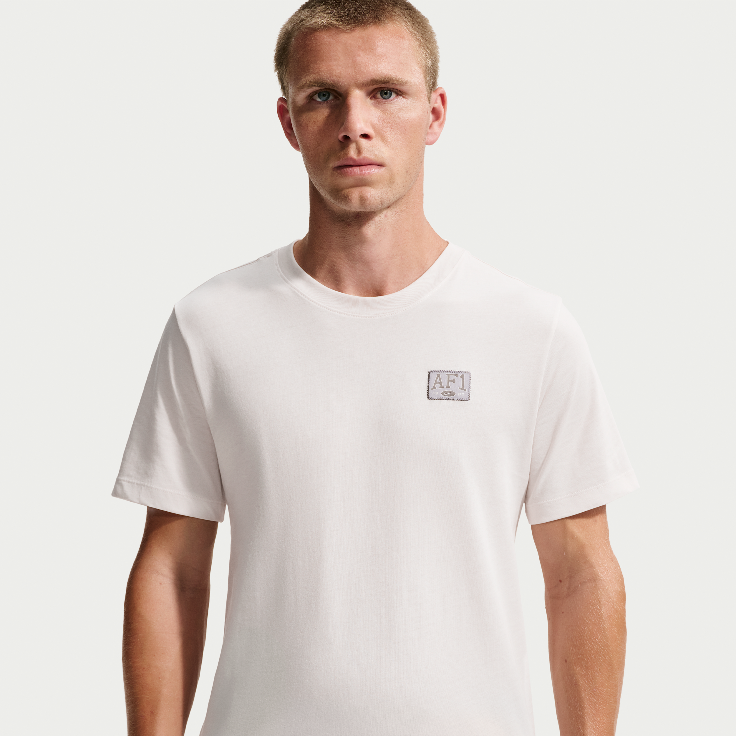 Men's Nike Sportswear T-Shirt in Grey | IH1357-030