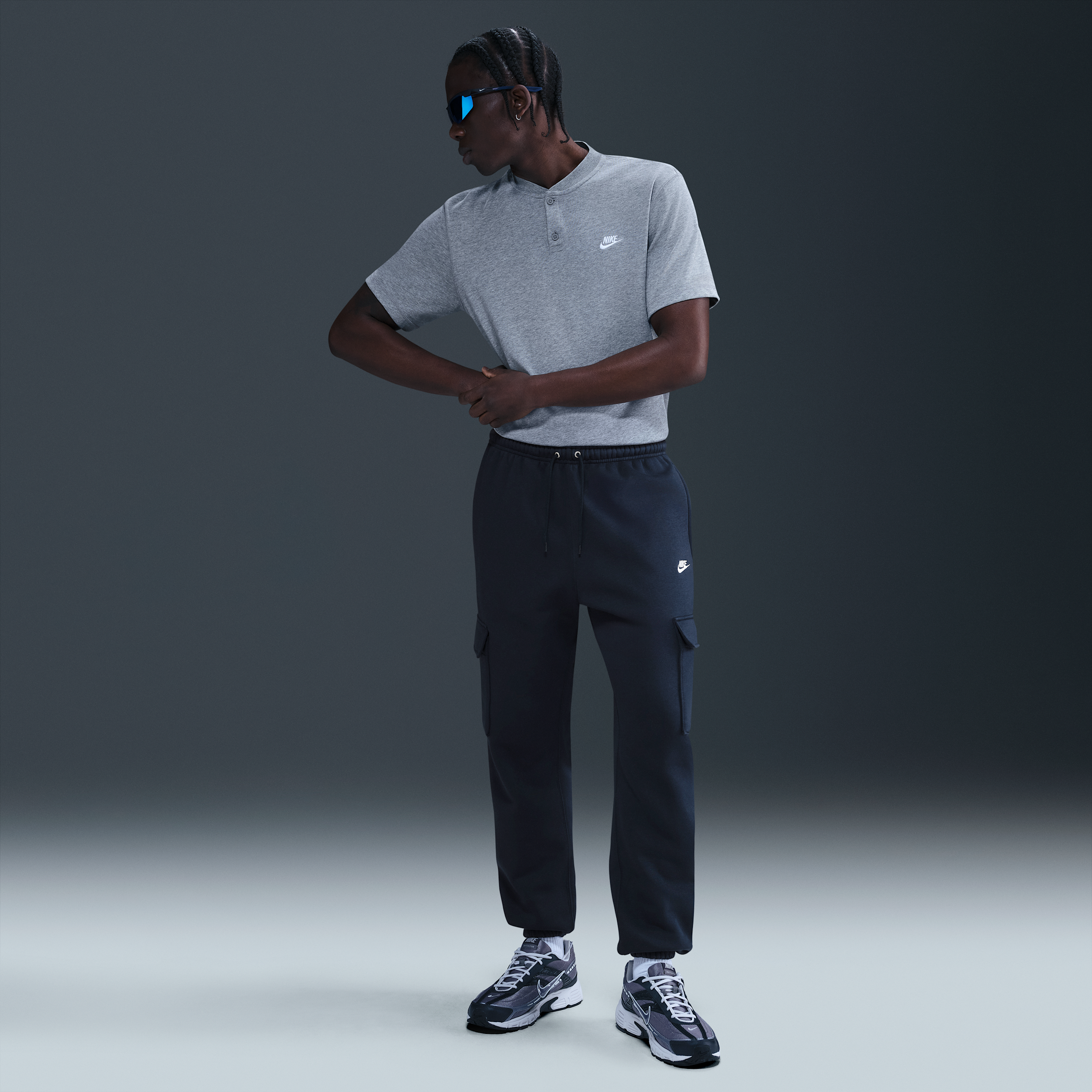 Nike Sweatpantsfleece Mens Cuffed Mid Rise Regular Fit Active Cargo Pant, Medium, Blue