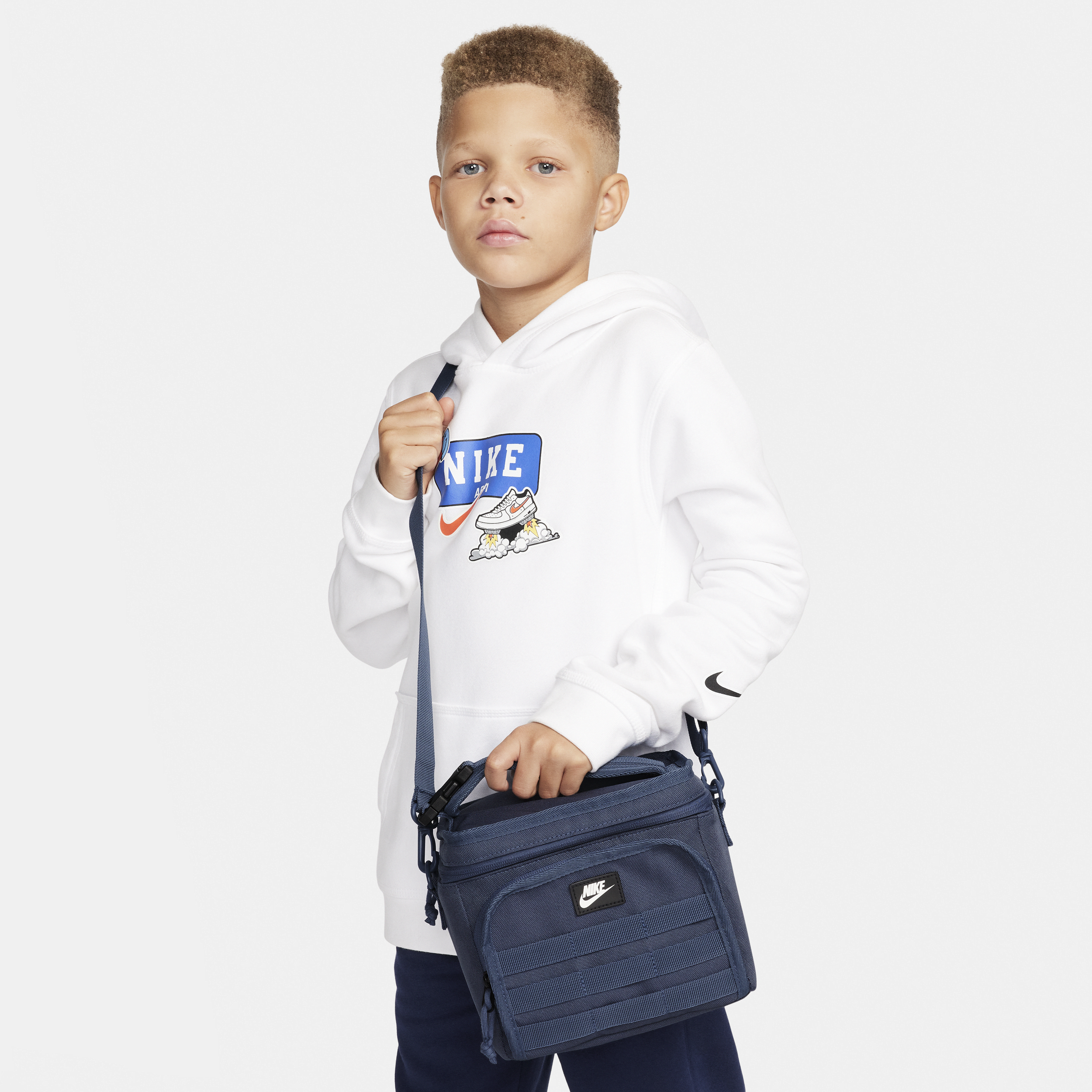 Nike Men's Futura Sportswear Lunch Bag (6.75L) in Blue | 9A2993-U6B