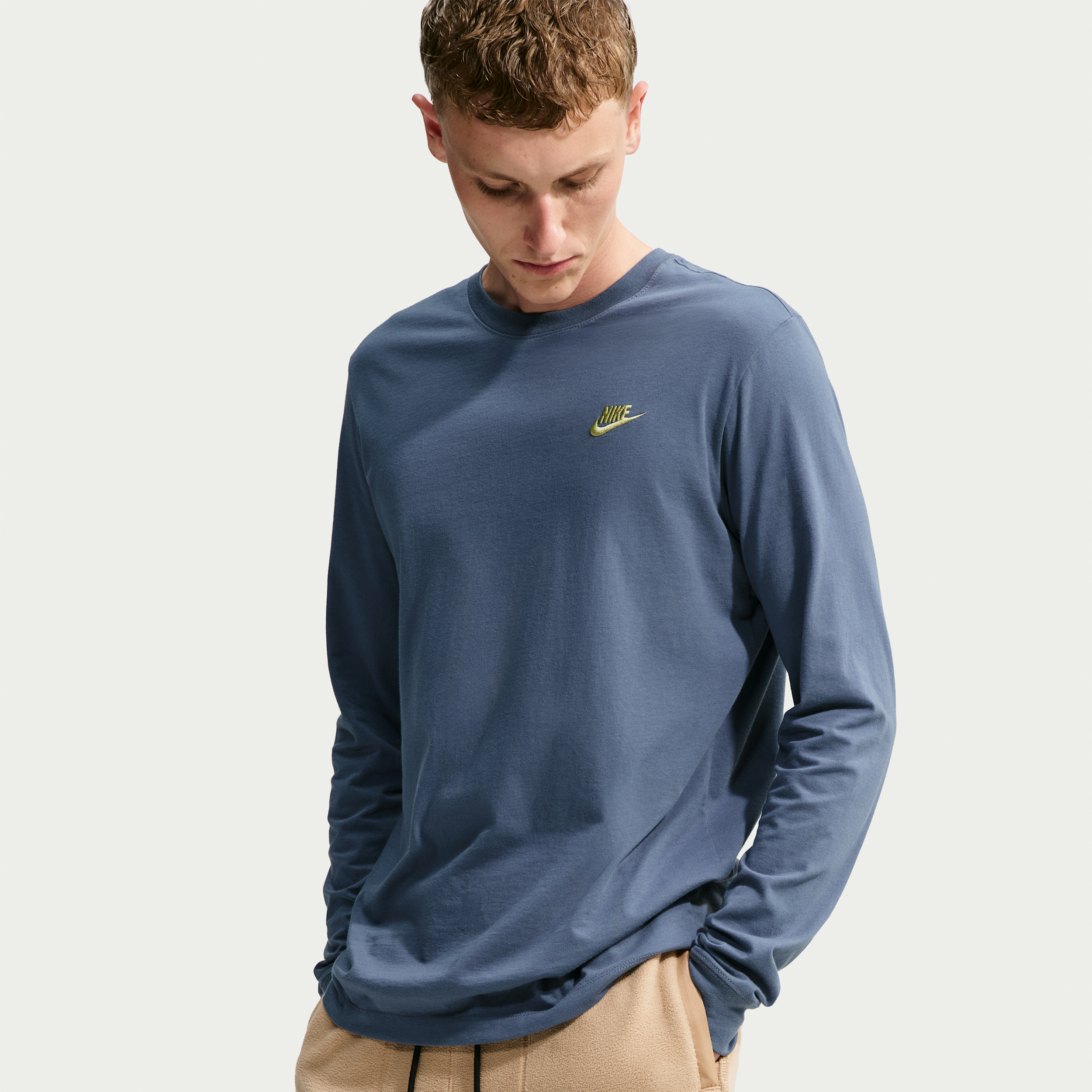 Men's Nike Sportswear Club Long-Sleeve T-Shirt in Blue | AR5193-491