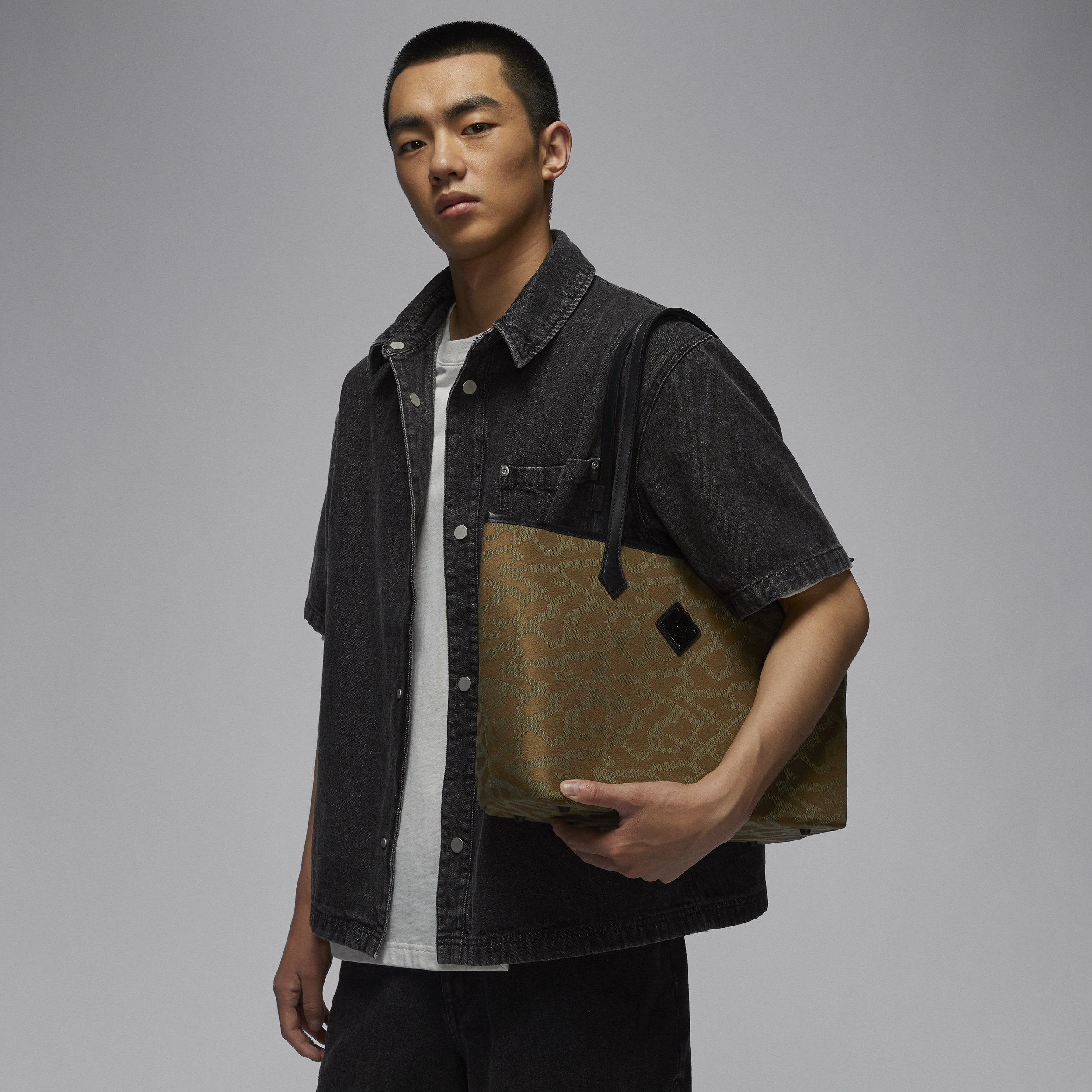 Jordan Men's  Icon Tote Bag (17l) In Brown