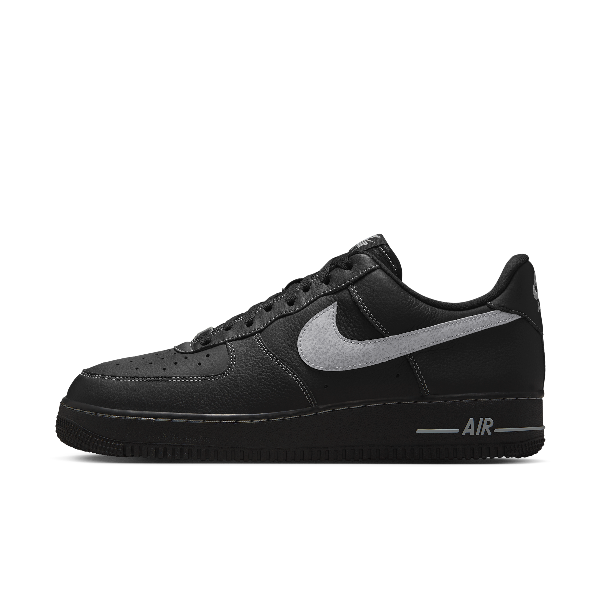 Nike Men's Air Force 1 '07 Lv8 Shoes In Black