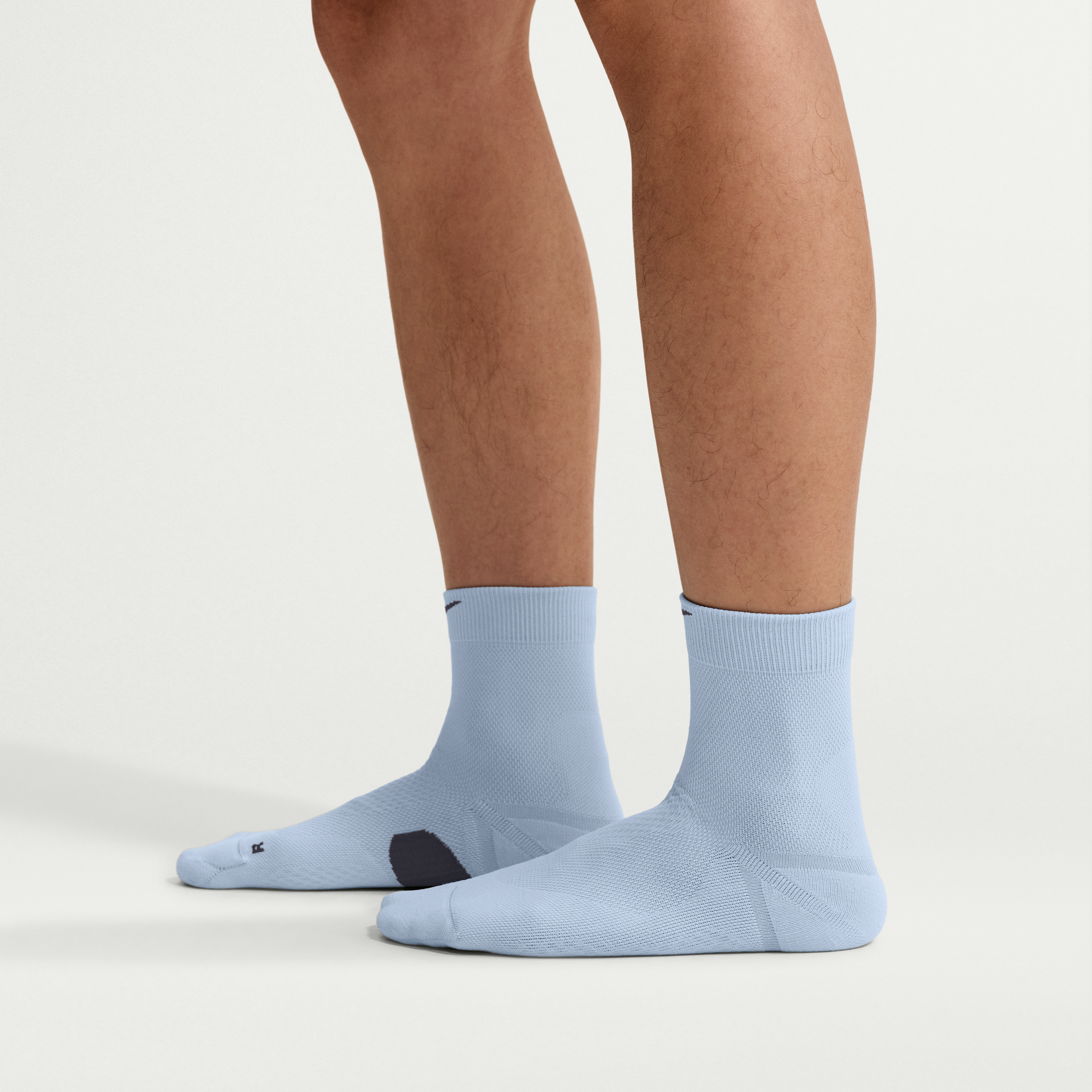 Nike Unisex Run Midweight Running Micro-Crew Socks (1 Pair) in Blue | HV6935-440