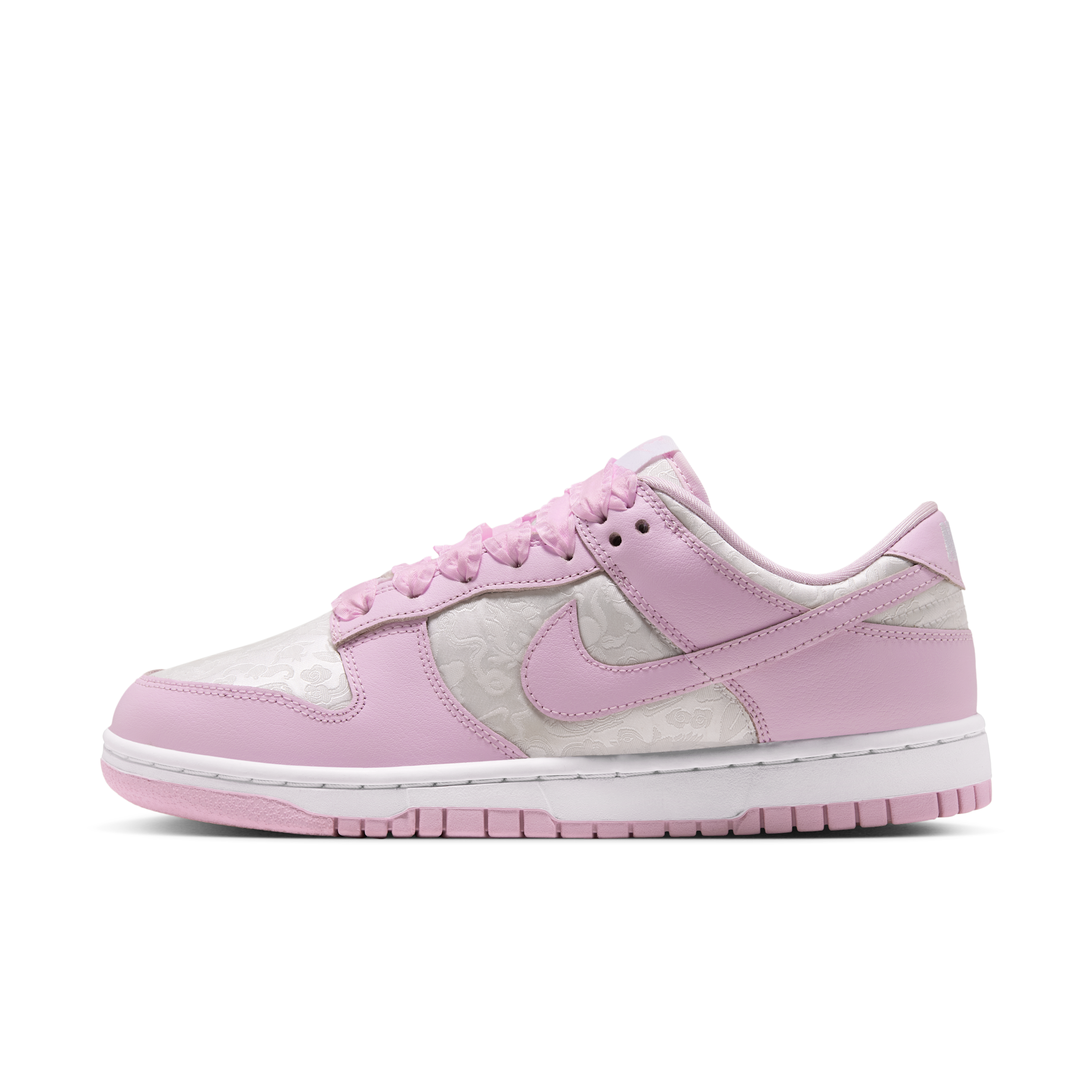 Nike Women's Dunk Low SE Shoes in White | IX5101-101