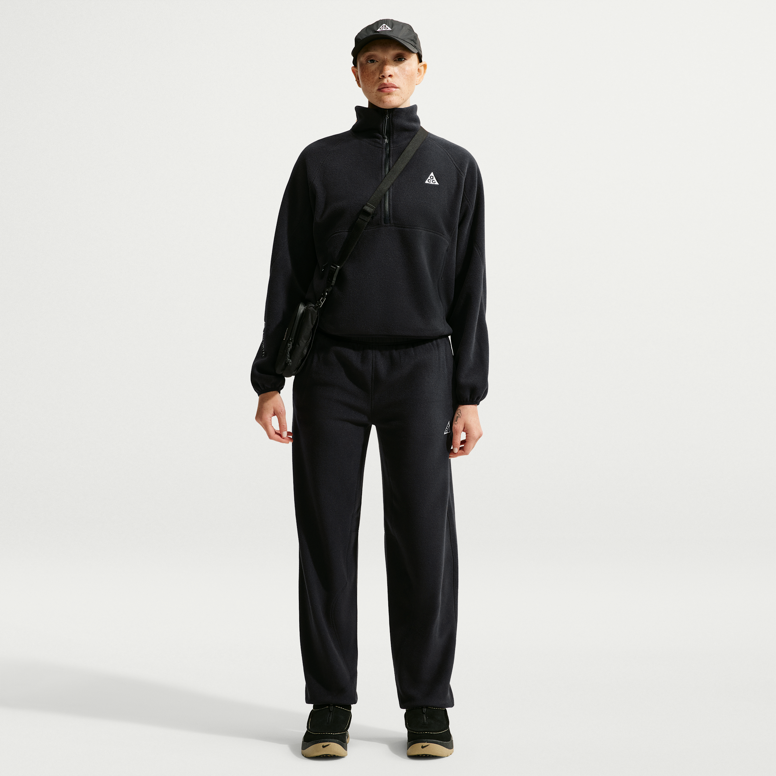 Women's Nike ACG "Wolf Tree" Pants in Black | HJ0241-010