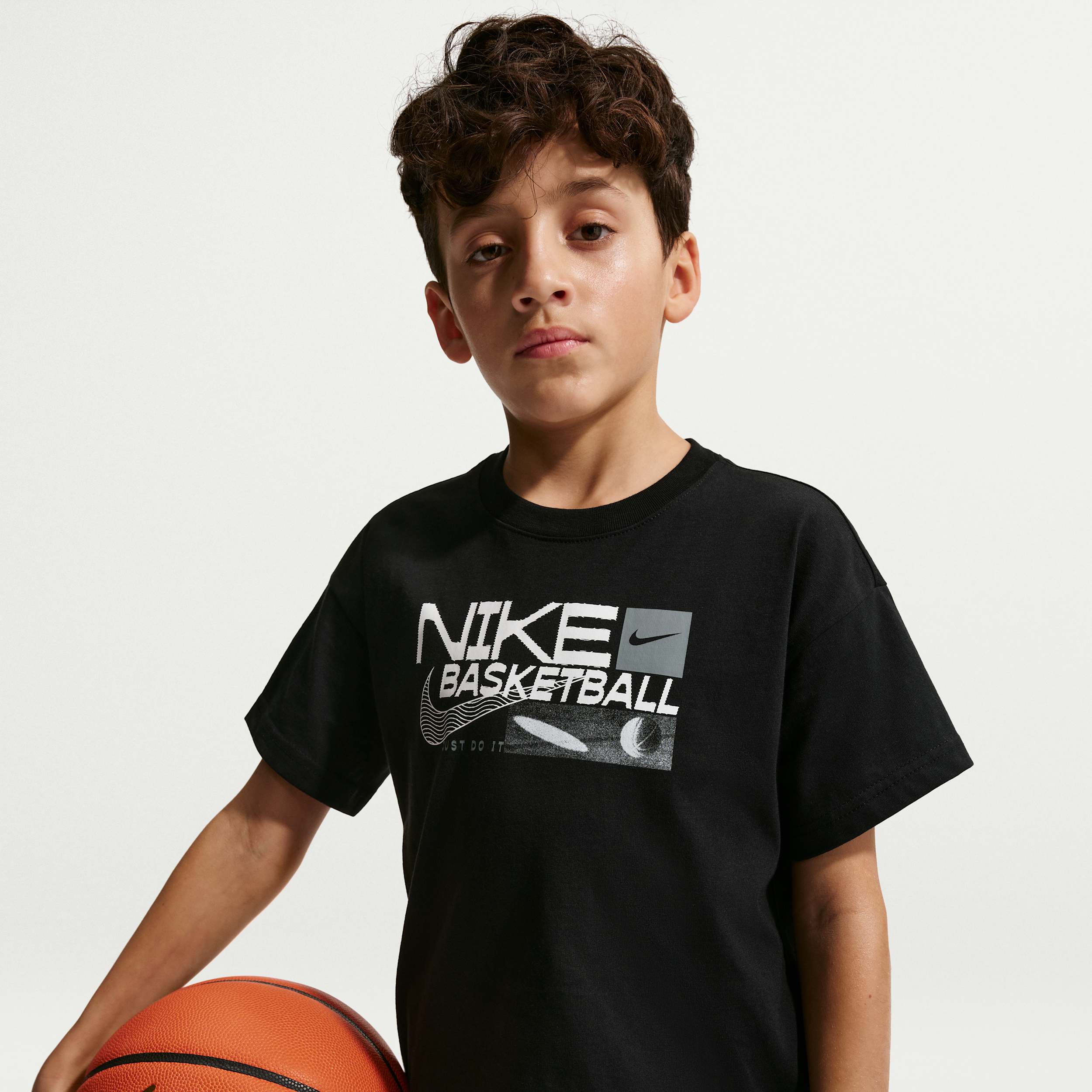 Nike Sportswear Kids' T-Shirt in Black | II0637-010