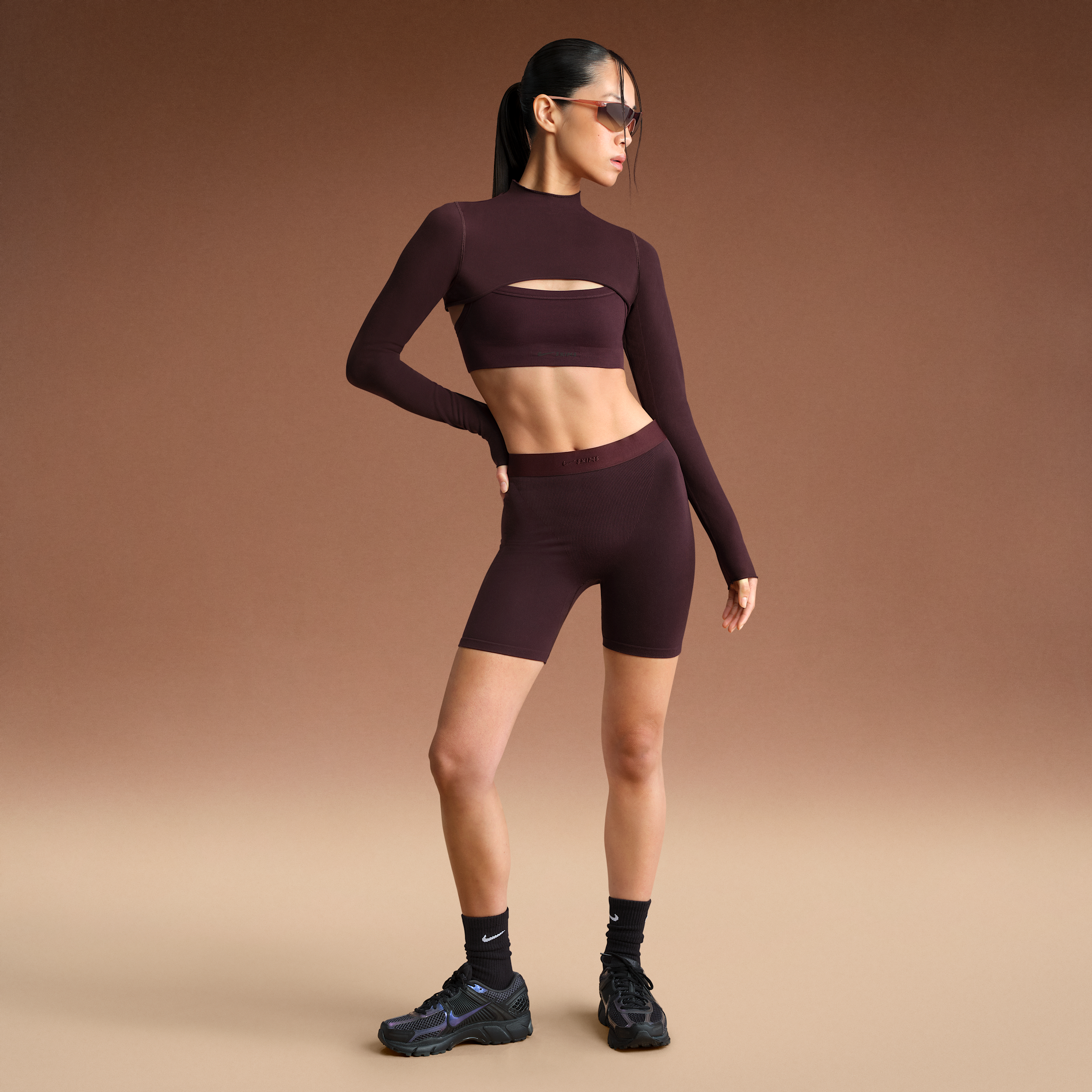 Nike Women'sskims Vintage Seamless 5" Shorts In Burgundy
