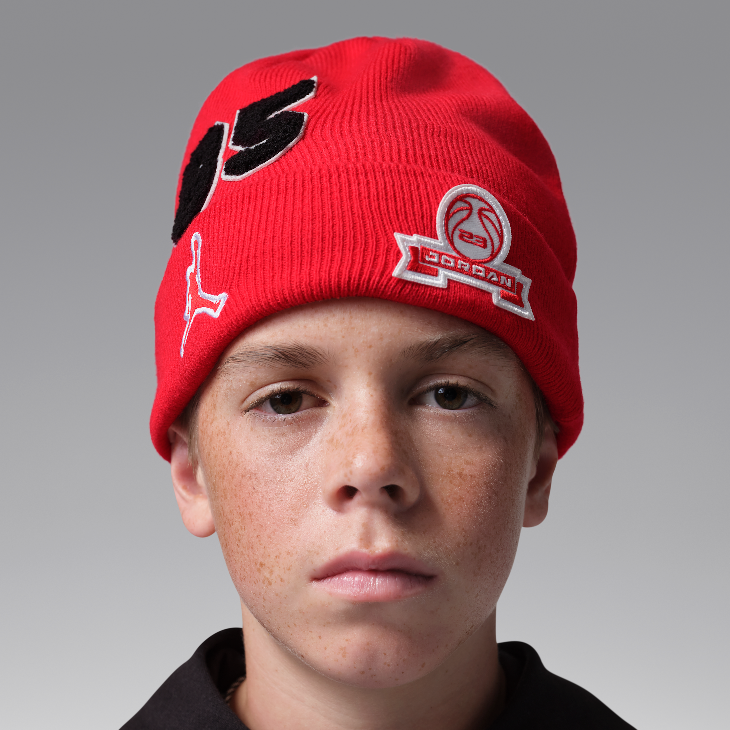 Jordan Big Kids' Varsity Beanie in Red | 9A9362-U10