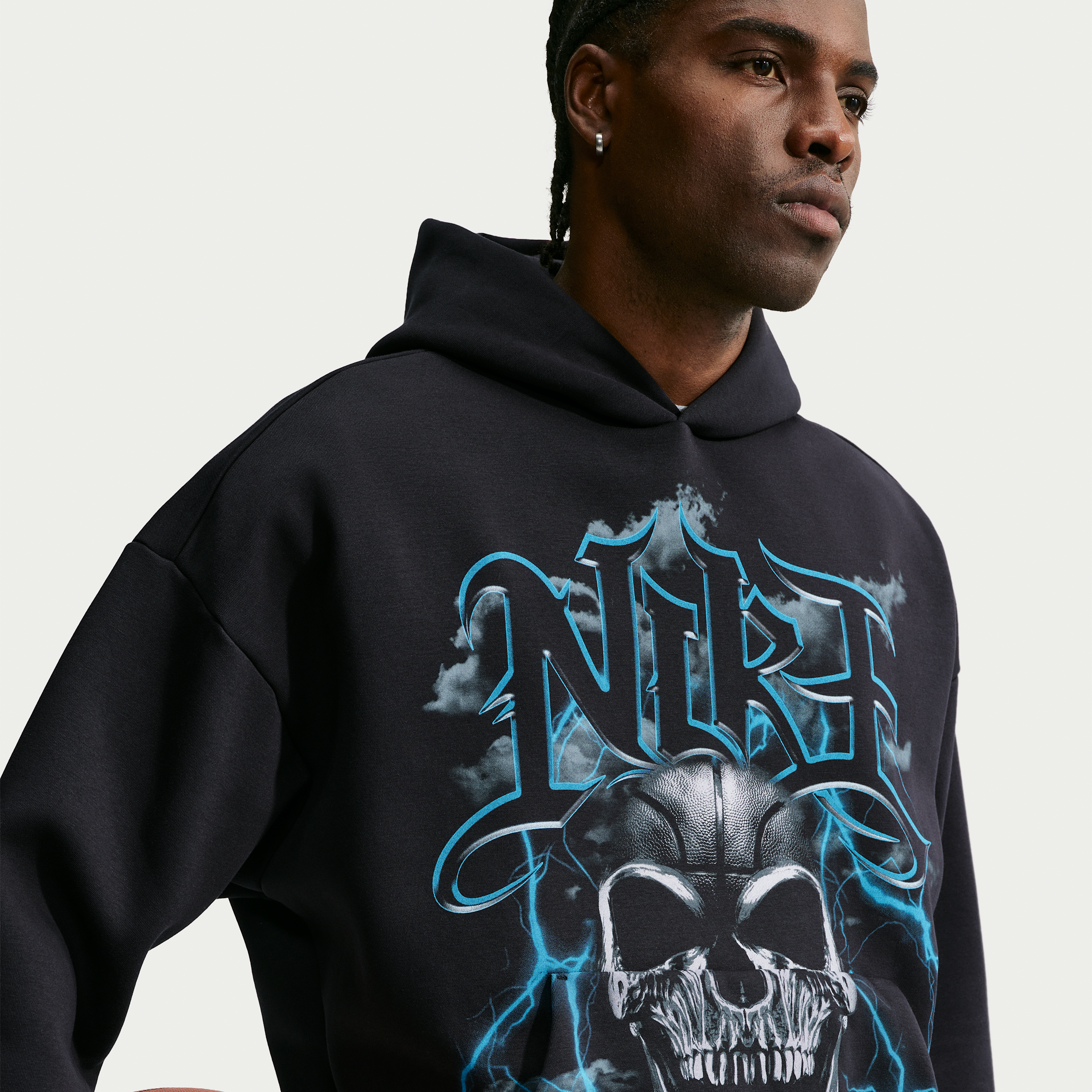 Nike Men's Standard Issue Brushed Pullover Basketball Hoodie in Black | IM6346-010