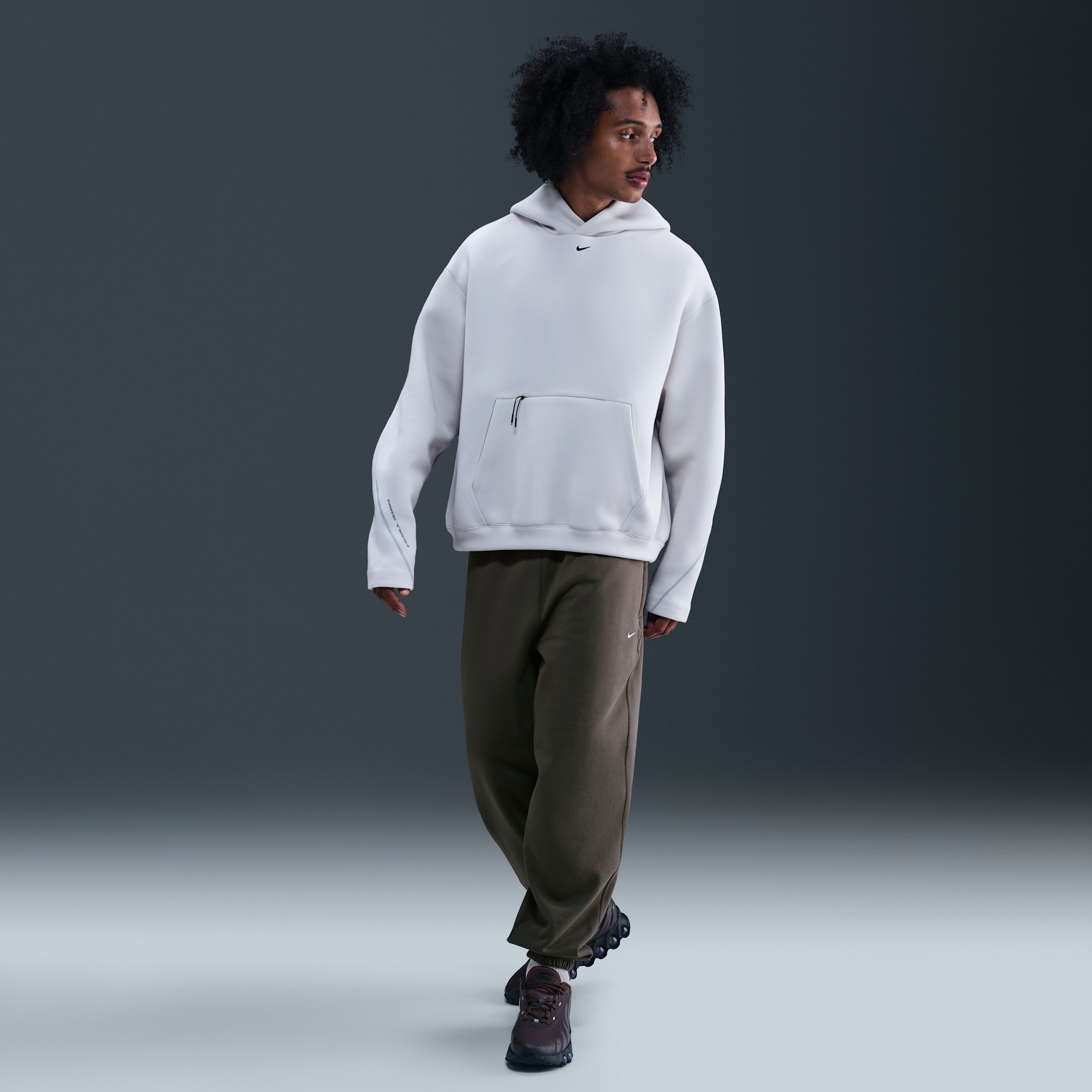Nike Men's Solo Swoosh Cuffed Fleece Pants In Gray