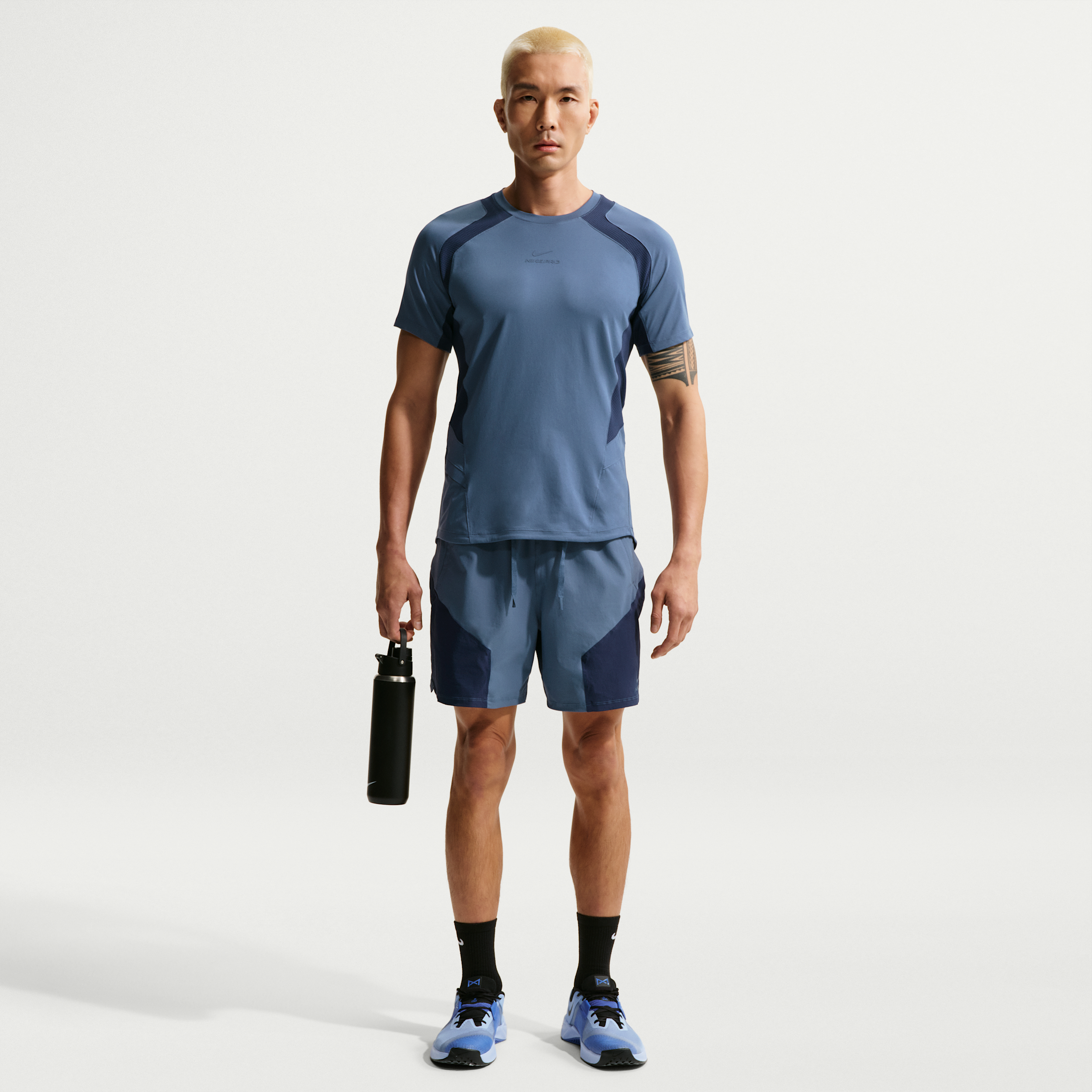 Nike Men's Pro Training Dri-FIT ADV 6" Shorts in Diffused Blue/Midnight Navy/Diffused Blue Size: Small