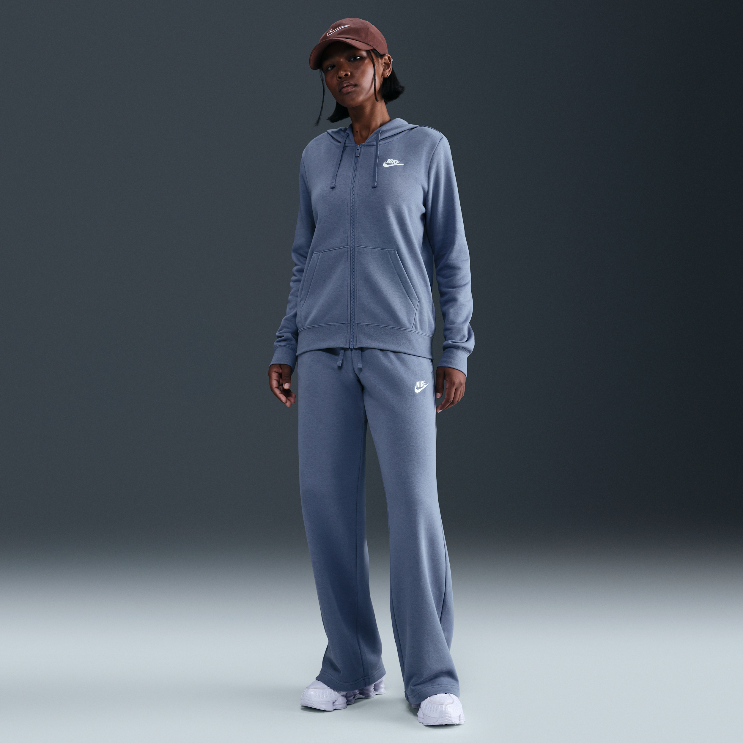 Nike Women's  Sportswear Club Fleece Mid-rise Wide-leg Sweatpants In Blue