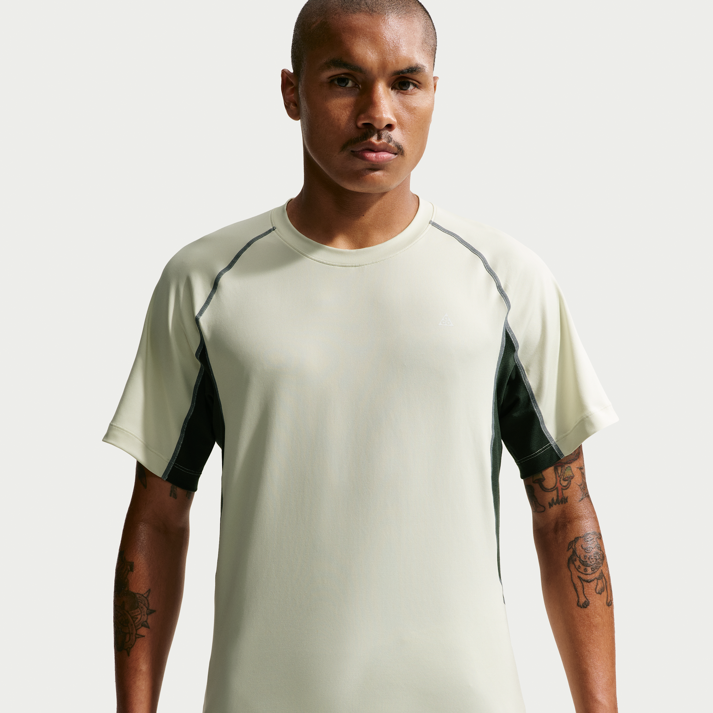 Men's Nike ACG Wildsee Dri-FIT Short-Sleeve Base Layer Top in Green | IO1452-020