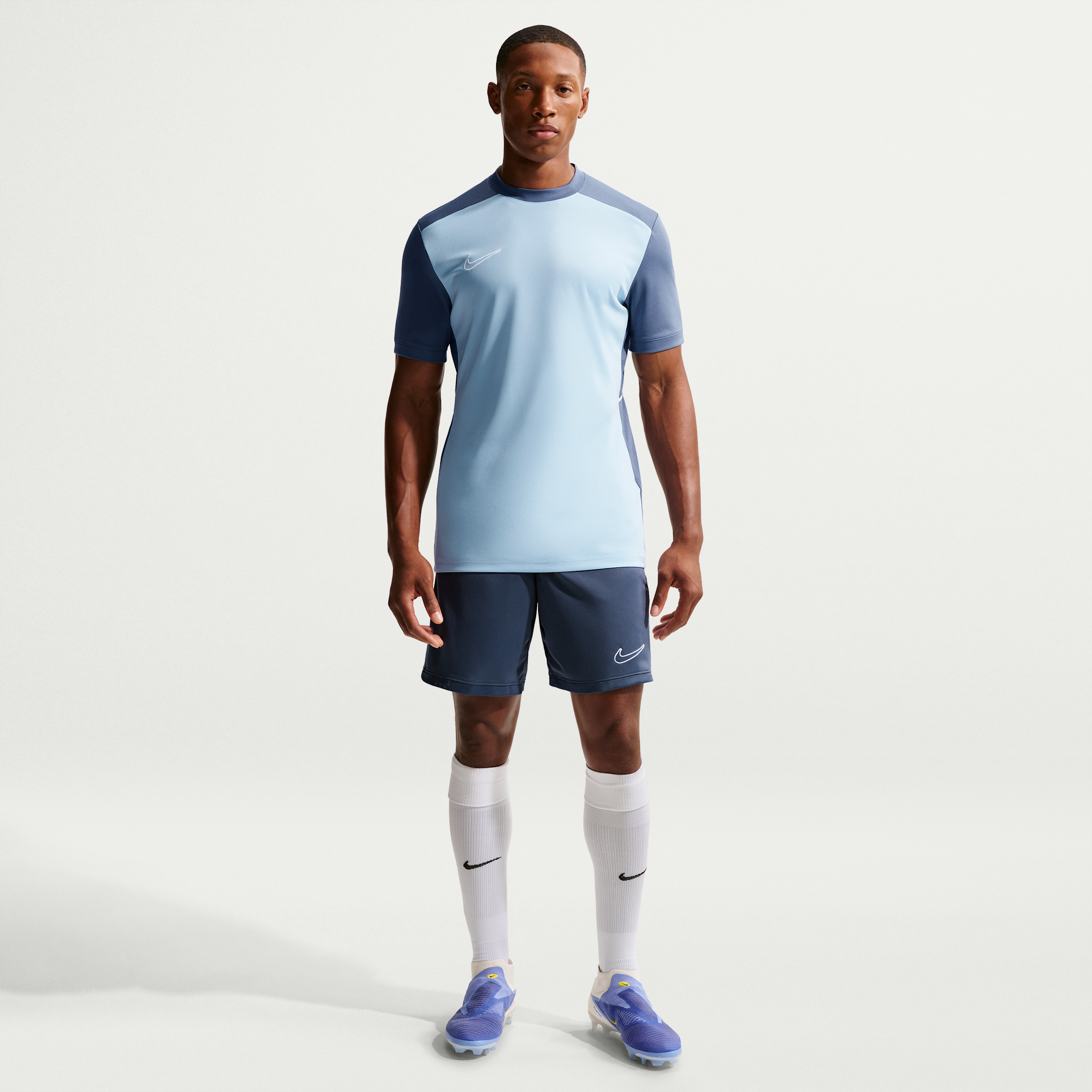 Nike Men's Academy Nike Men's Dri-FIT Soccer Shorts in Blue | IF1448-491