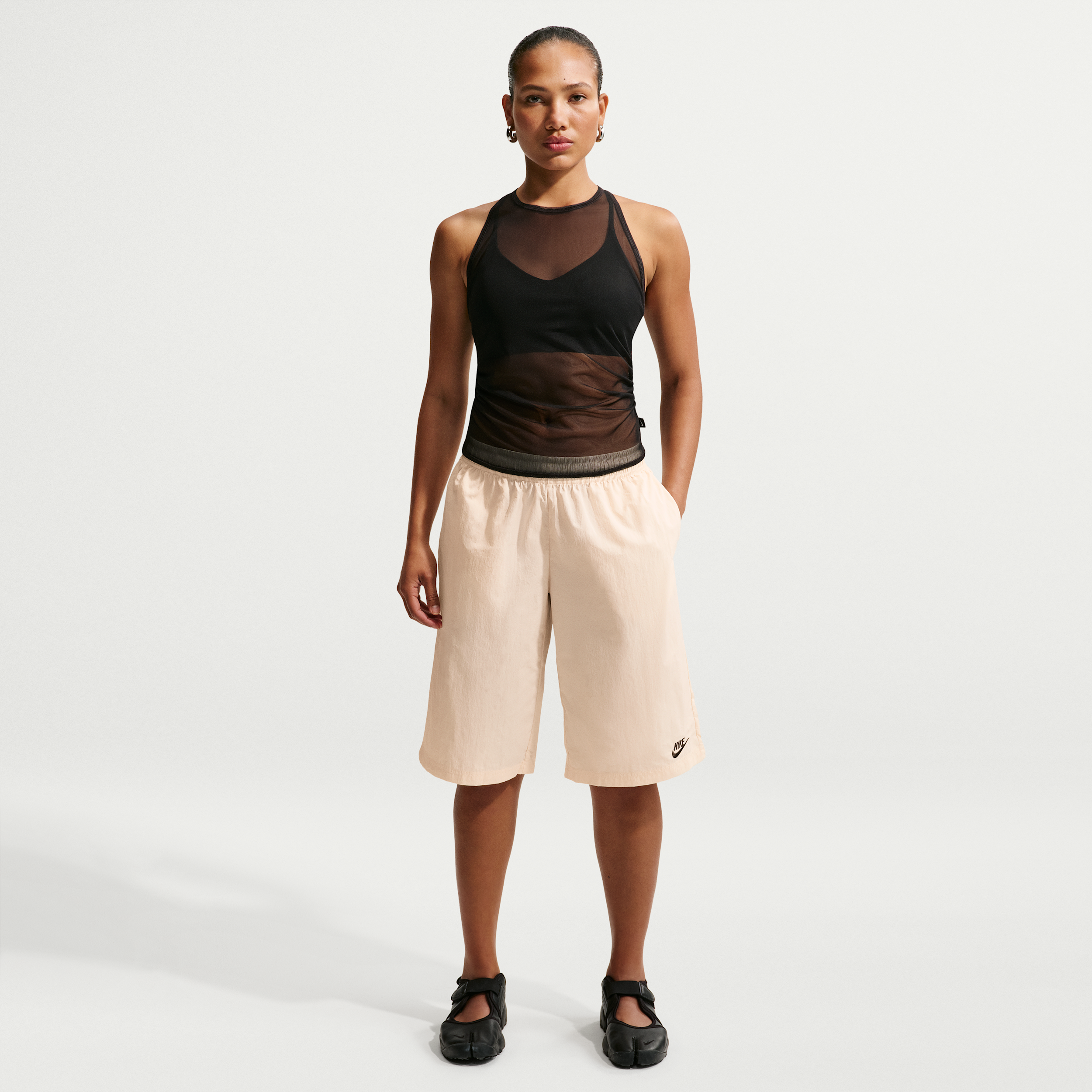 Women's Nike Sportswear Mid-Rise Loose Knee-Length Shorts in White | IH8464-102