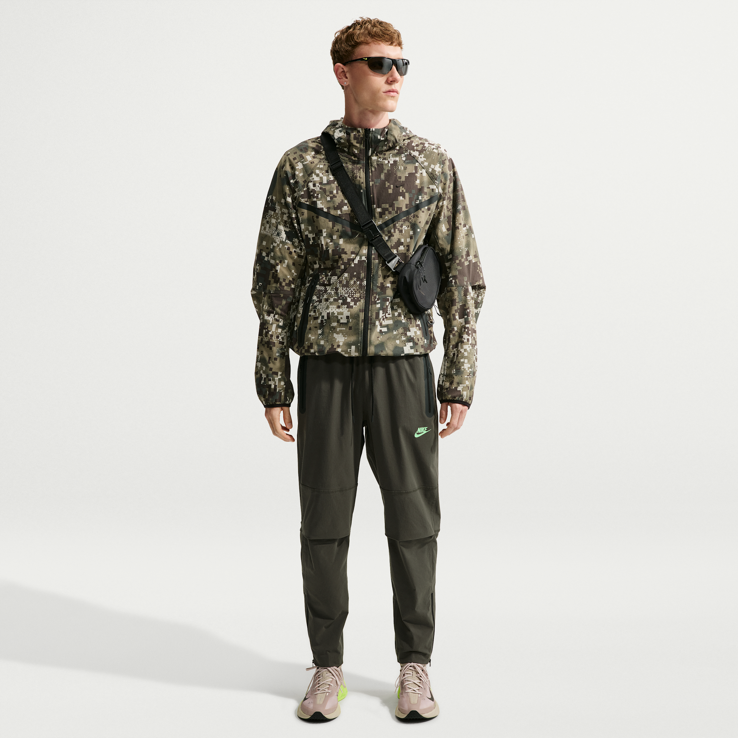 Nike Men's Tech Woven Pants in Grey | HM8241-005