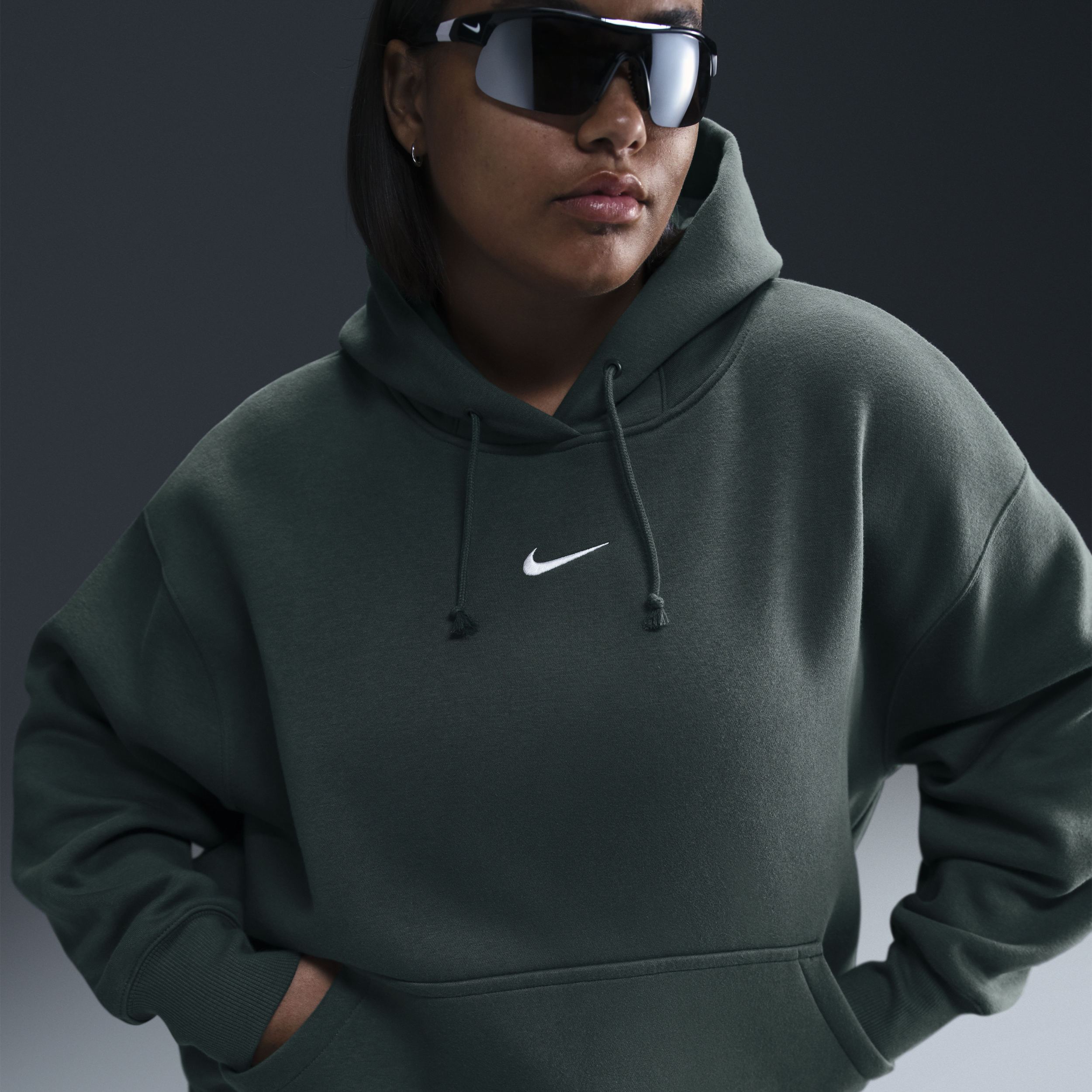 Nike Women's Sportswear Phoenix Fleece Oversized Pullover Hoodie (plus Size) In Green