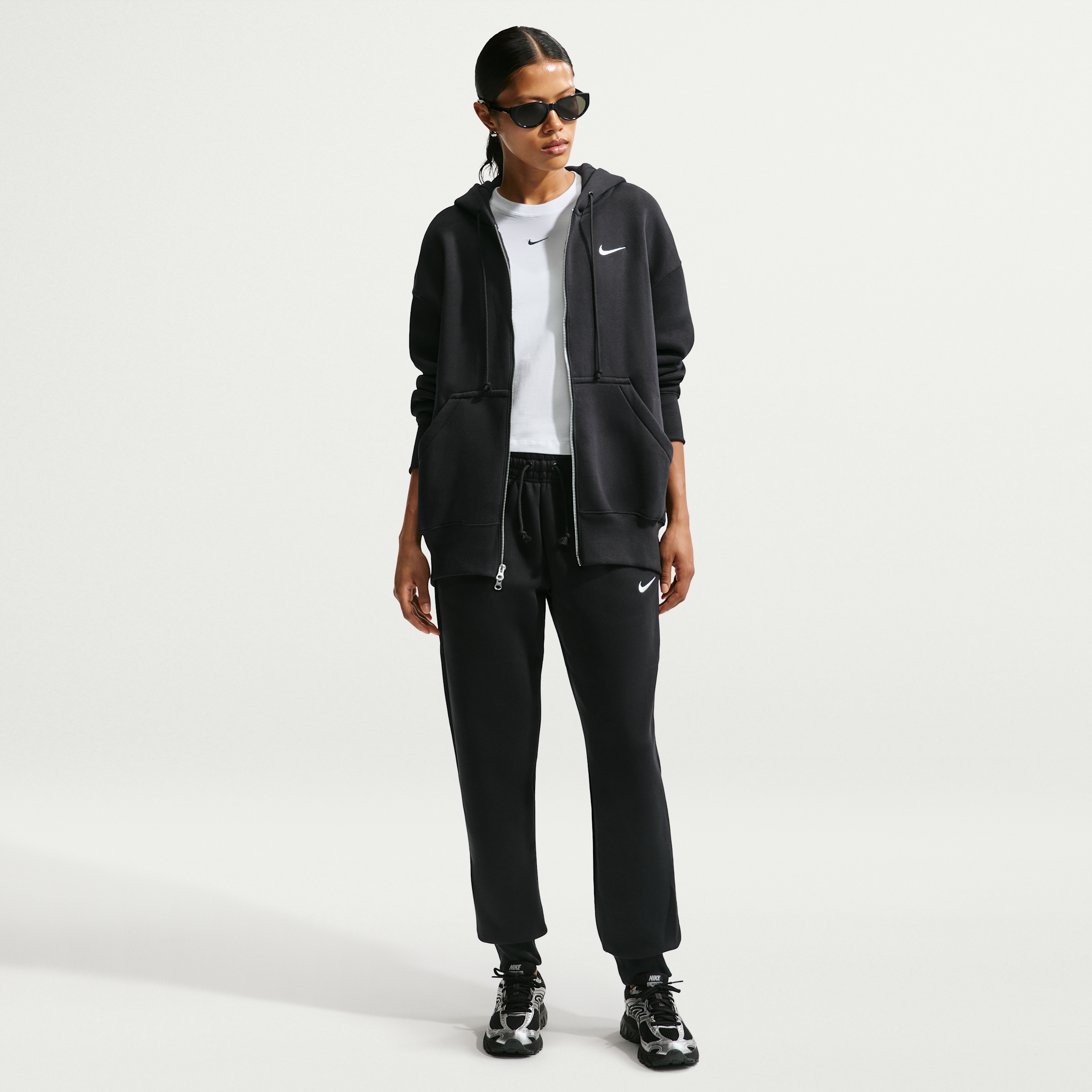 Women's Nike Sportswear Phoenix Fleece Mid-Rise Sweatpants in Black | FZ7626-010