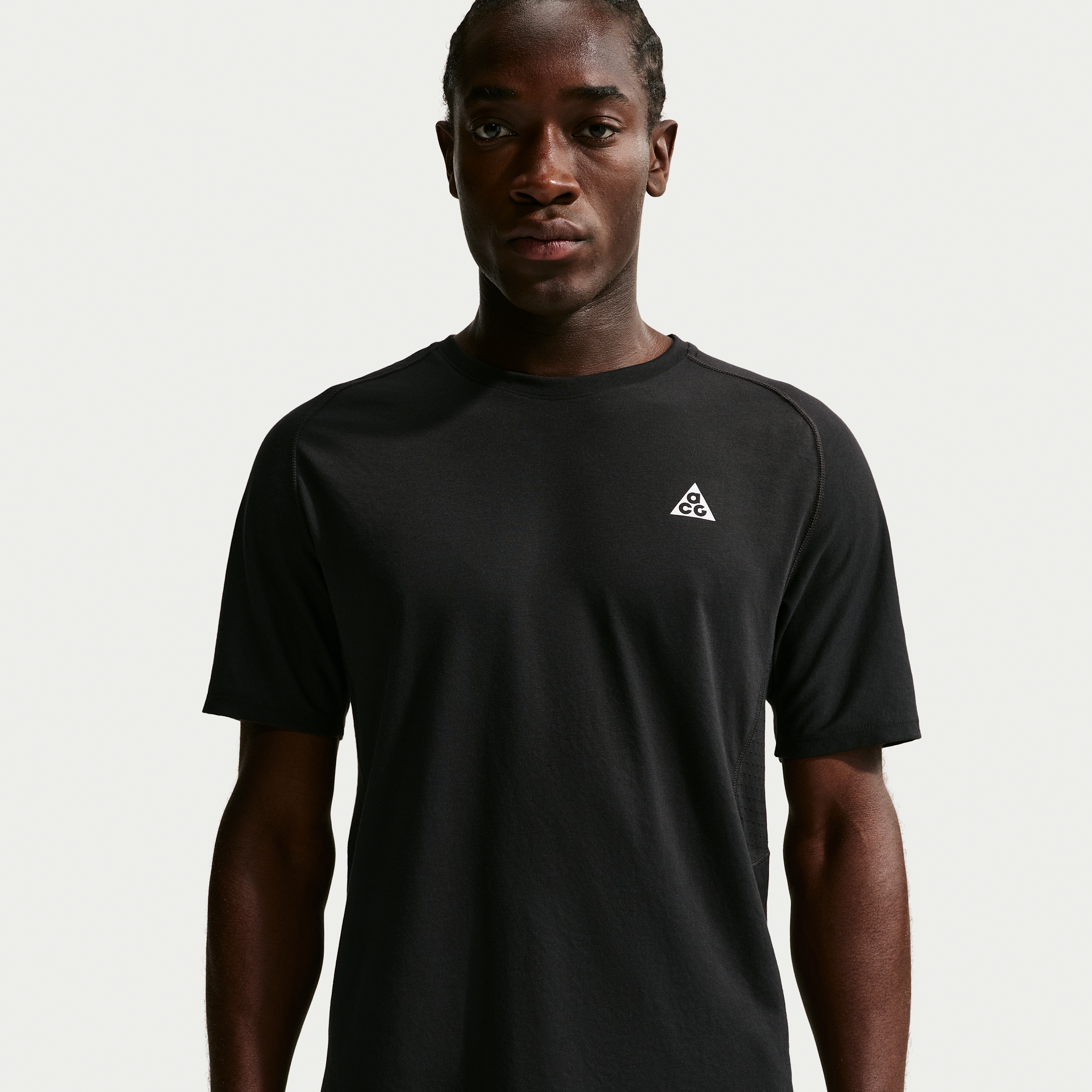 Men's Nike ACG Solar Chase Dri-FIT ADV Trail Running Top in Black | IO9677-010