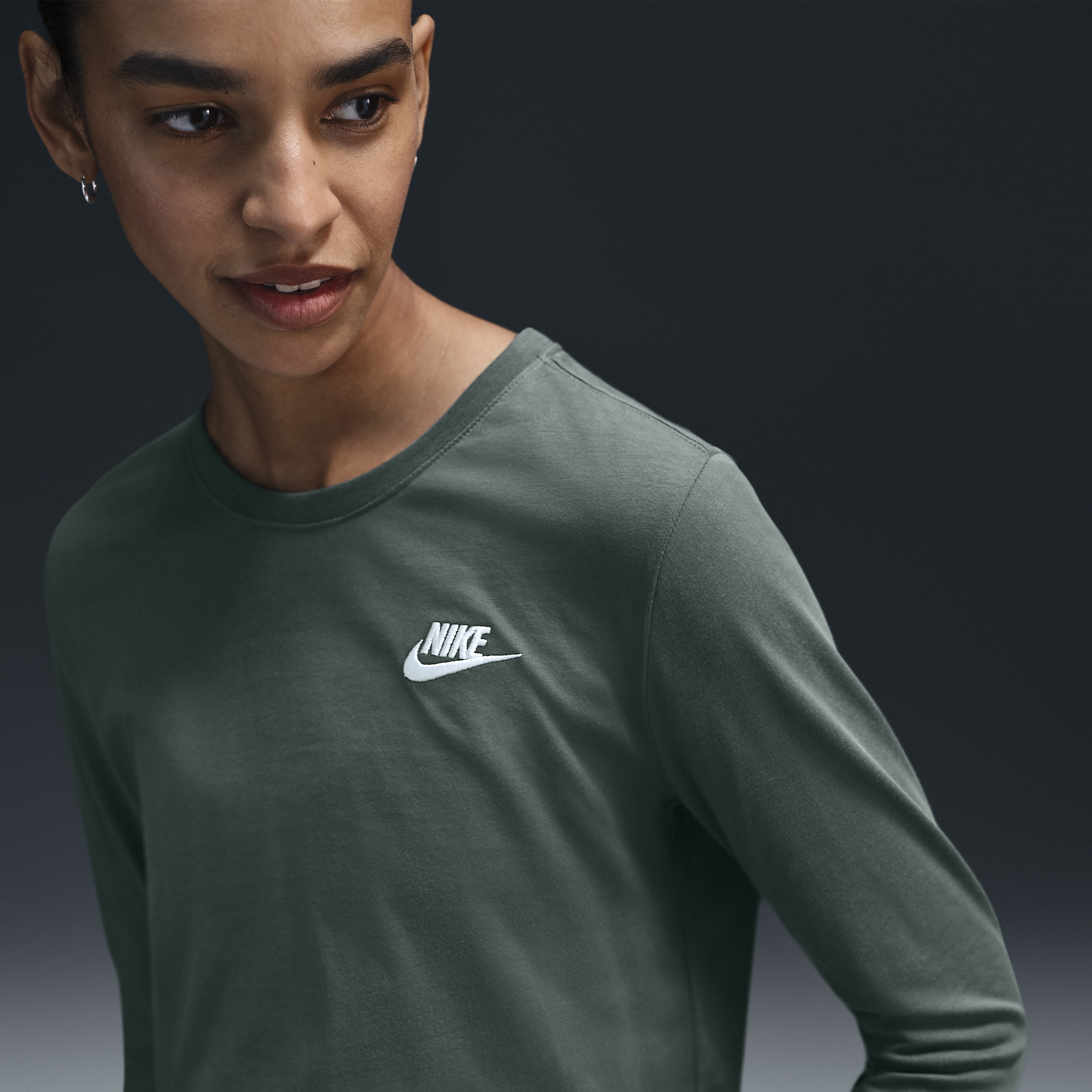 Nike Women's  Sportswear Club Long-sleeve T-shirt In Green