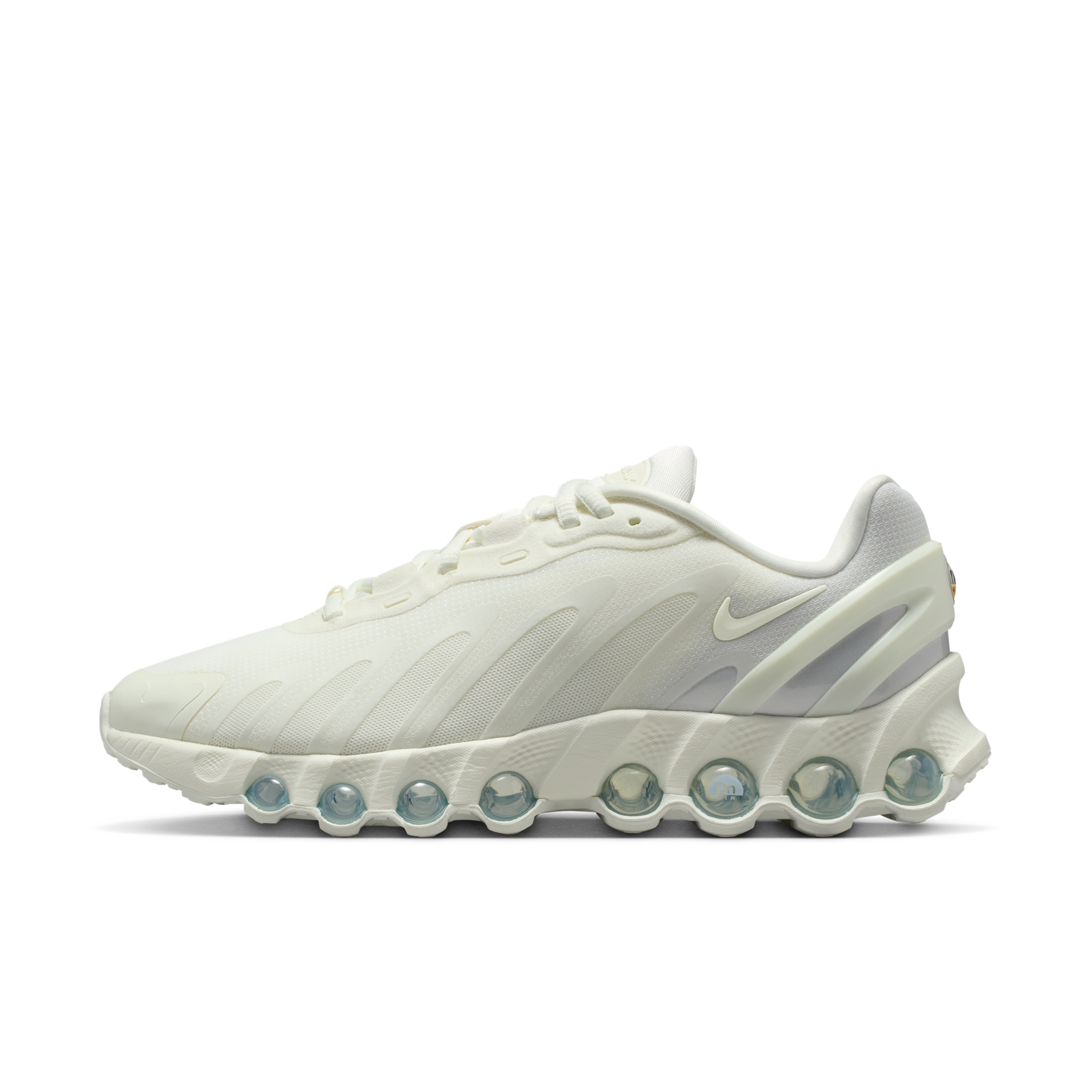 Nike Women's Air Max Dn8 Shoes in White | IM0568-101