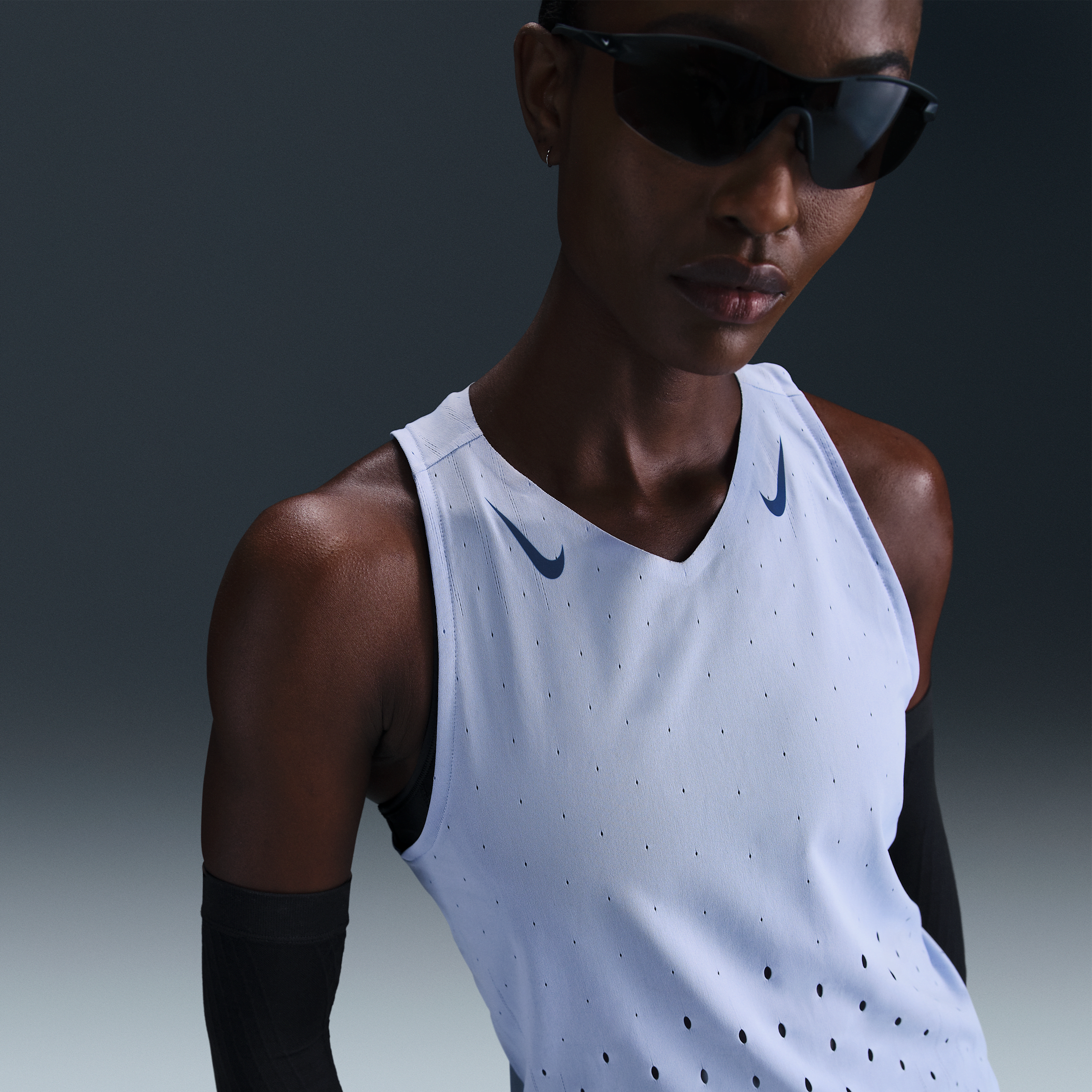 NIKE WOMEN'S AEROSWIFT DRI-FIT ADV RUNNING SINGLET 1015706710