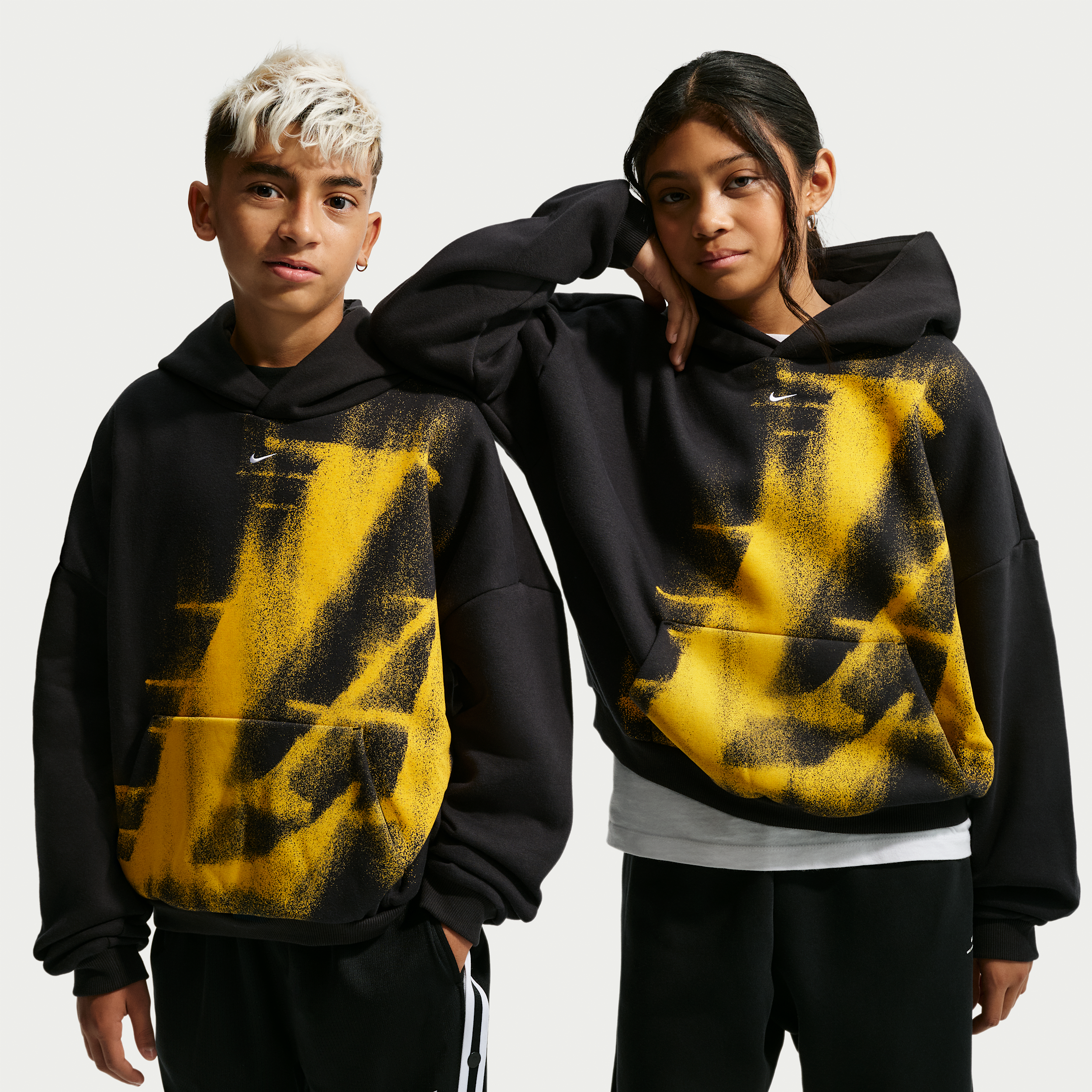 Nike Big Boys' and Girls' Black Los Angeles Lakers 2026 Standard Issue Practice Icon Fleece Pullover Hoodie - Black