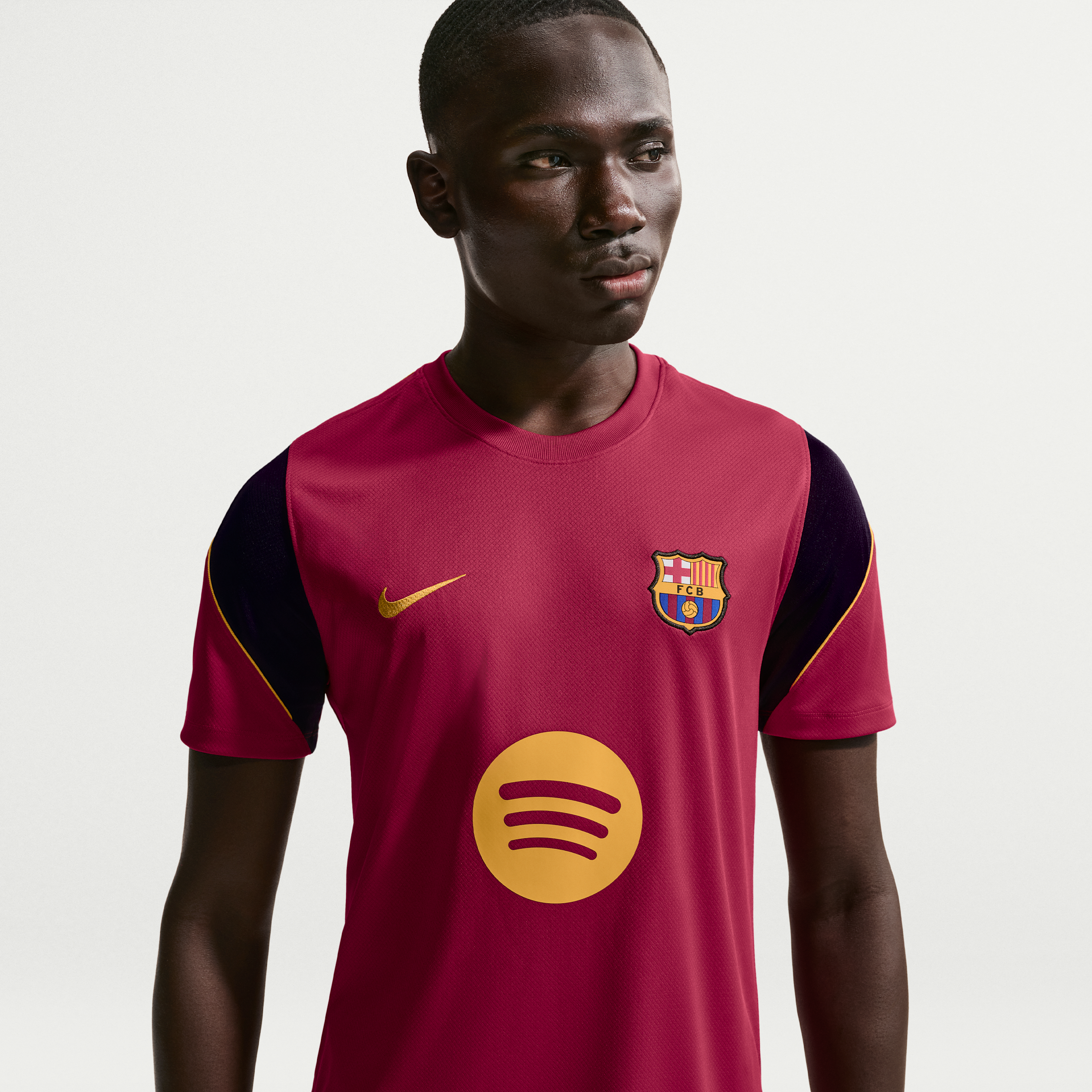 FC Barcelona Strike Nike Men's Soccer Dri-FIT Short-Sleeve Top in Red | II2254-621