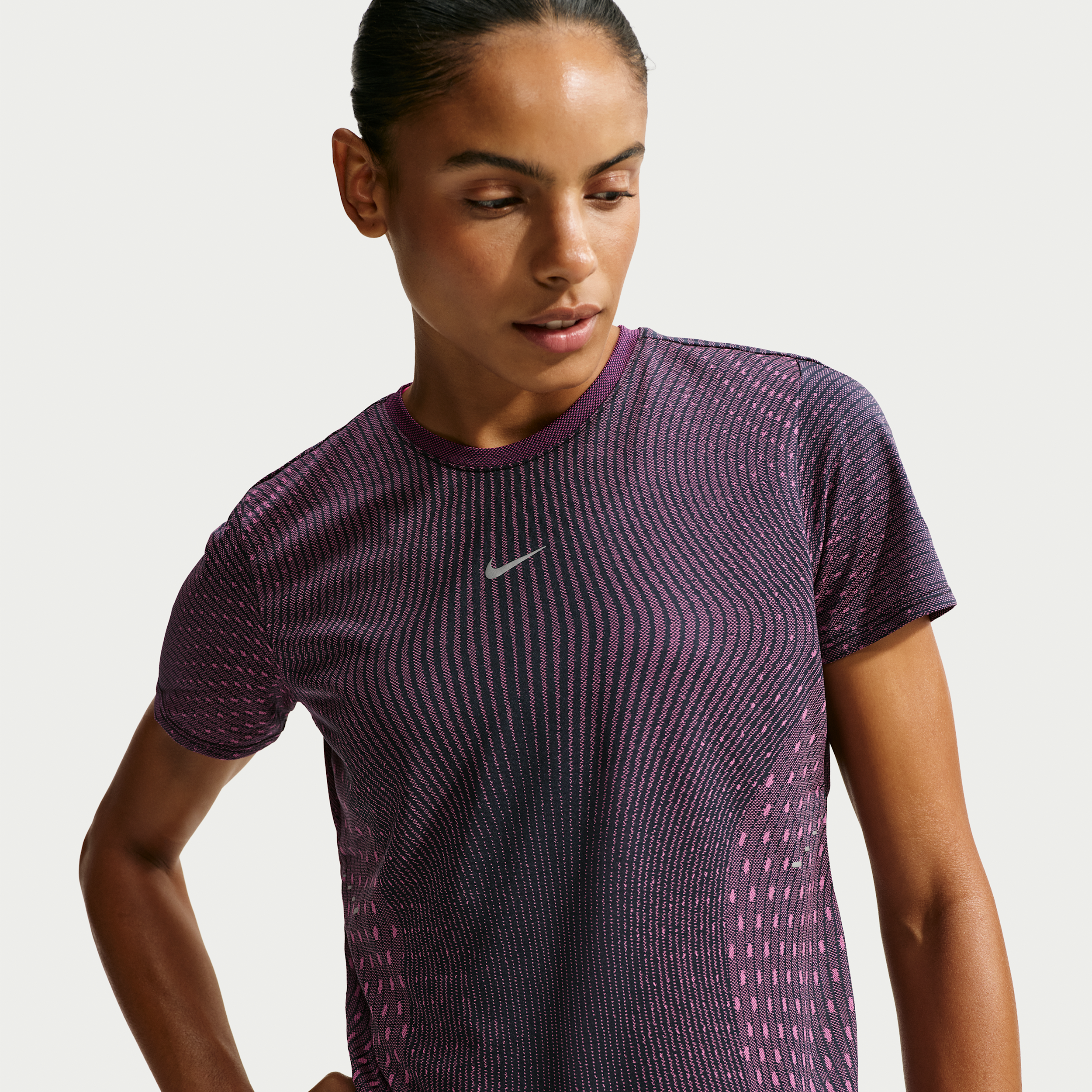 Nike Women's Swift Aero-FIT Short-Sleeve Running Top in Black | IH8114-011