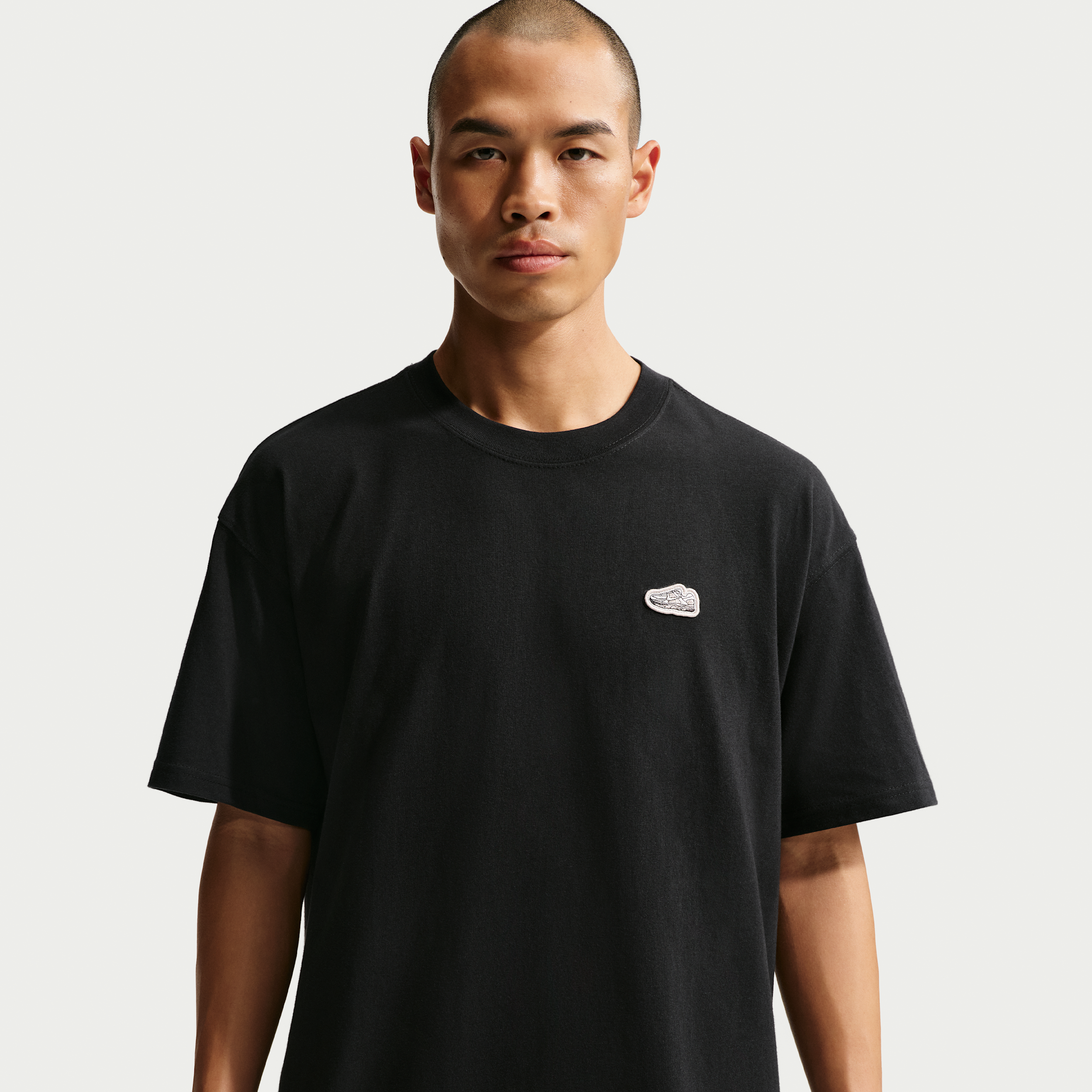 Men's Nike Sportswear Vomero Patch T-Shirt in Black | IH1149-010