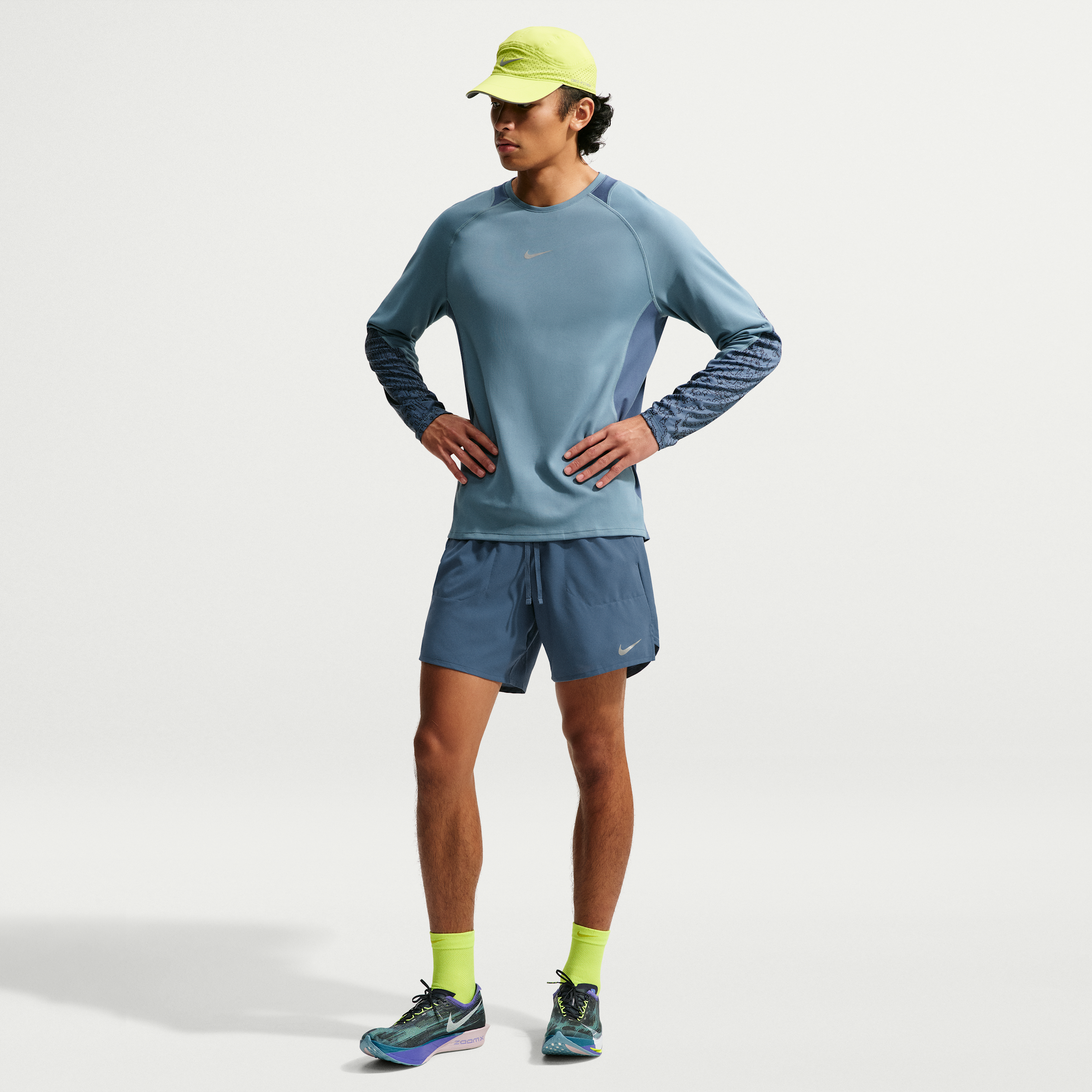 Nike Men's Stride Dri-FIT 7" 2-in-1 Running Shorts in Blue | IF2036-438