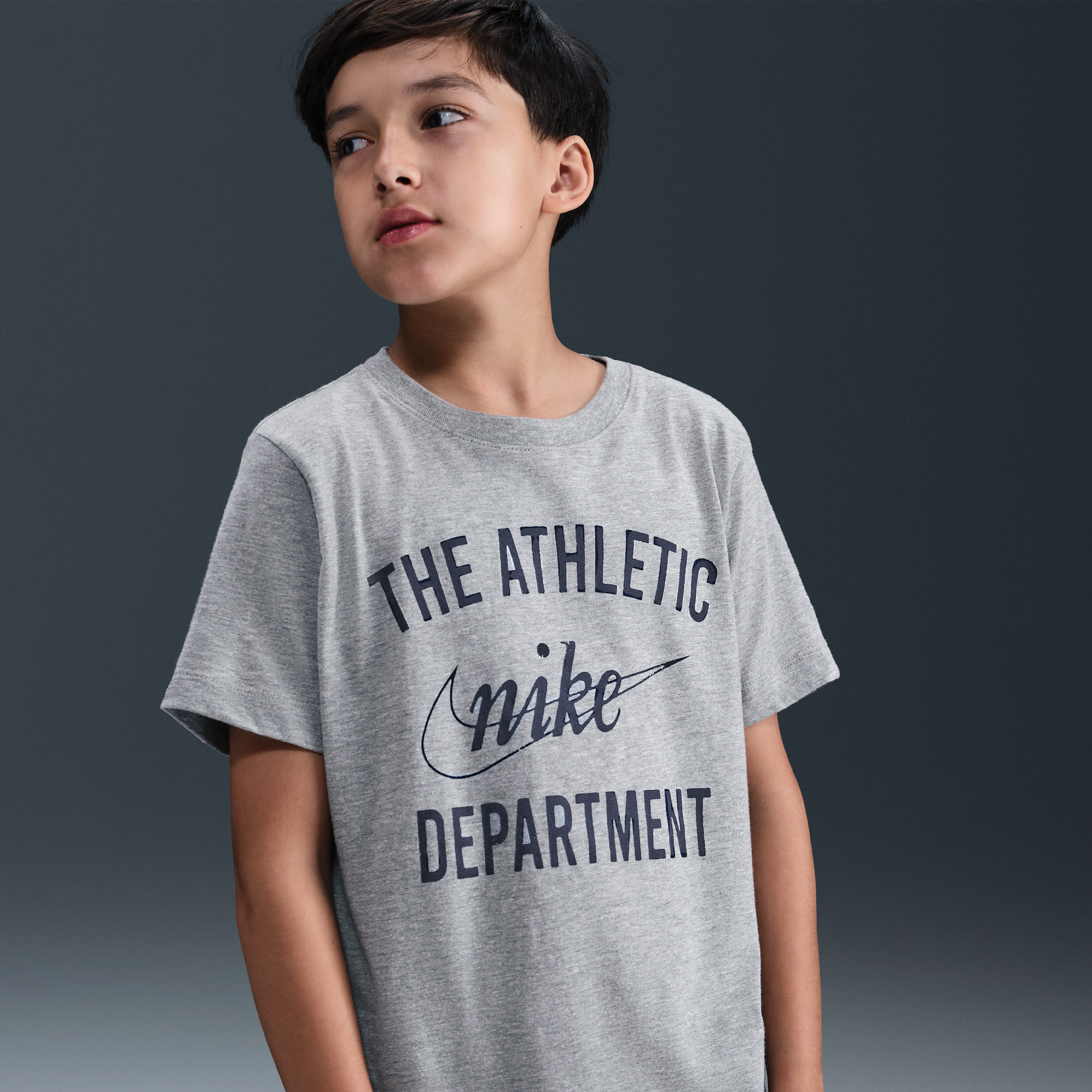 Nike Big Kid Unisex Crew Neck Short Sleeve Regular Fit Graphic T-Shirt, Medium, Gray