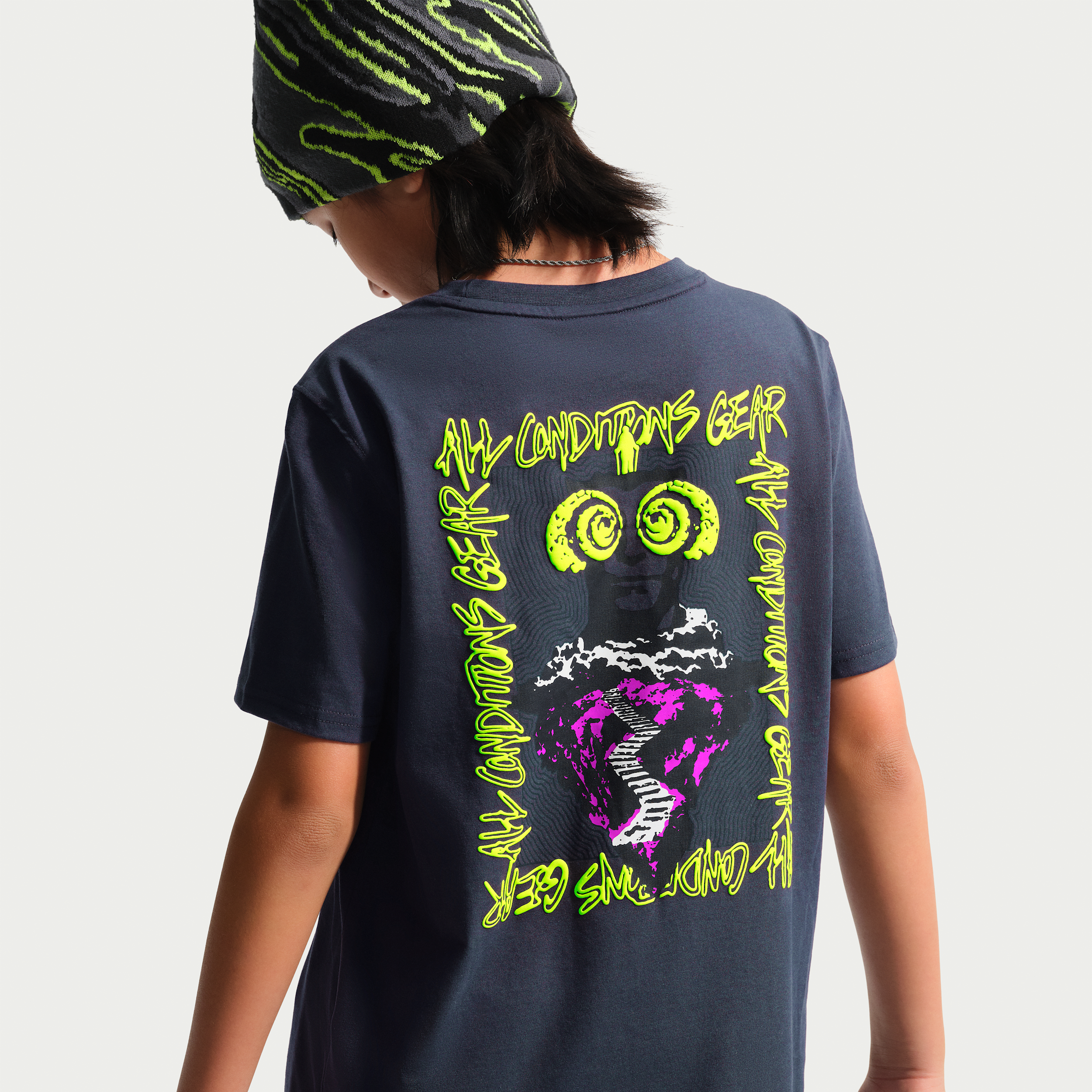 Nike ACG Big Kids' Dri-FIT Head in the Clouds T-Shirt in Grey | 9WCC08-P6G